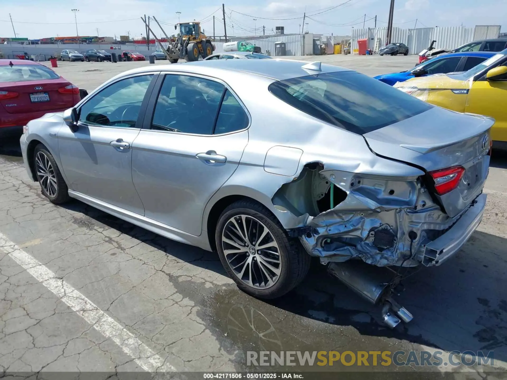 3 Photograph of a damaged car 4T1J31AK1LU537051 TOYOTA CAMRY 2020