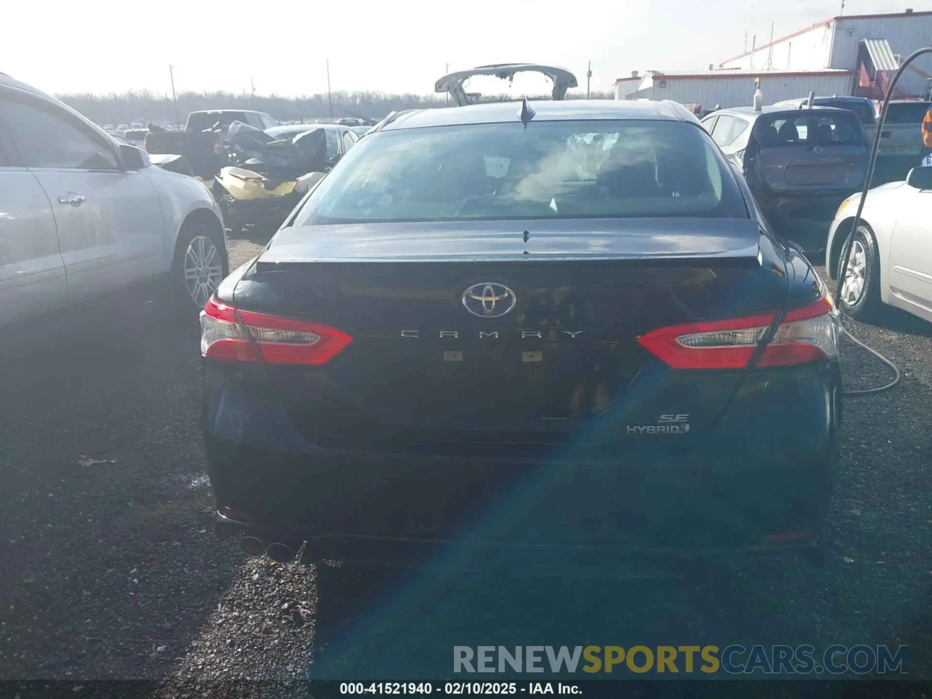 17 Photograph of a damaged car 4T1J31AK2LU543375 TOYOTA CAMRY 2020