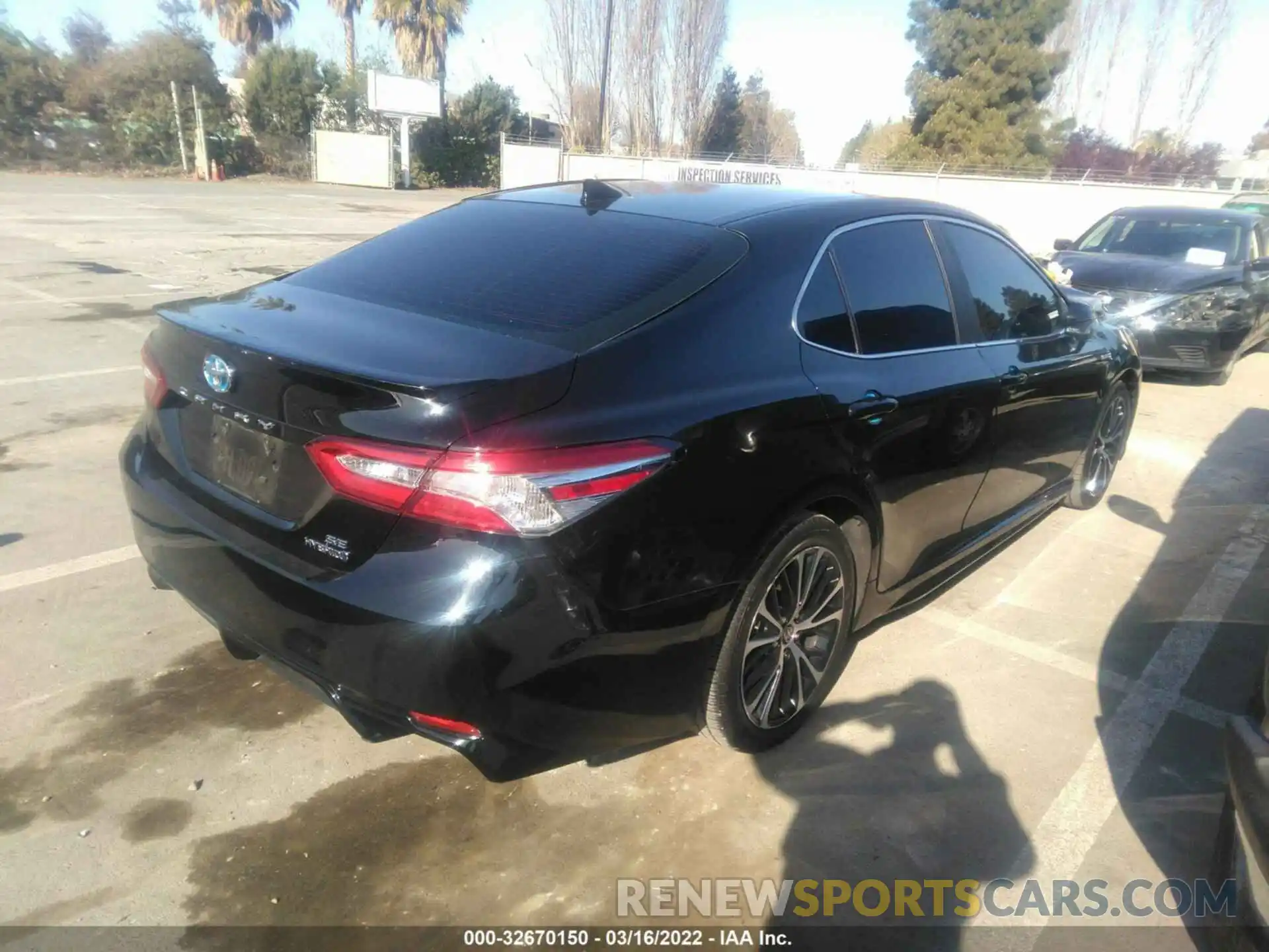 4 Photograph of a damaged car 4T1J31AK2LU546096 TOYOTA CAMRY 2020