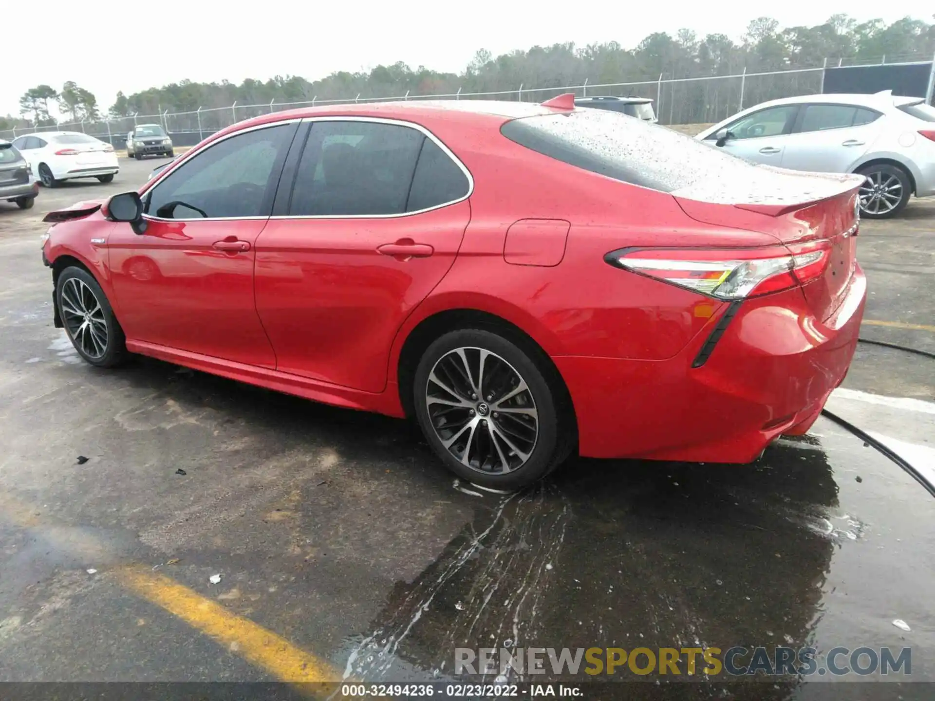 3 Photograph of a damaged car 4T1J31AK3LU009978 TOYOTA CAMRY 2020