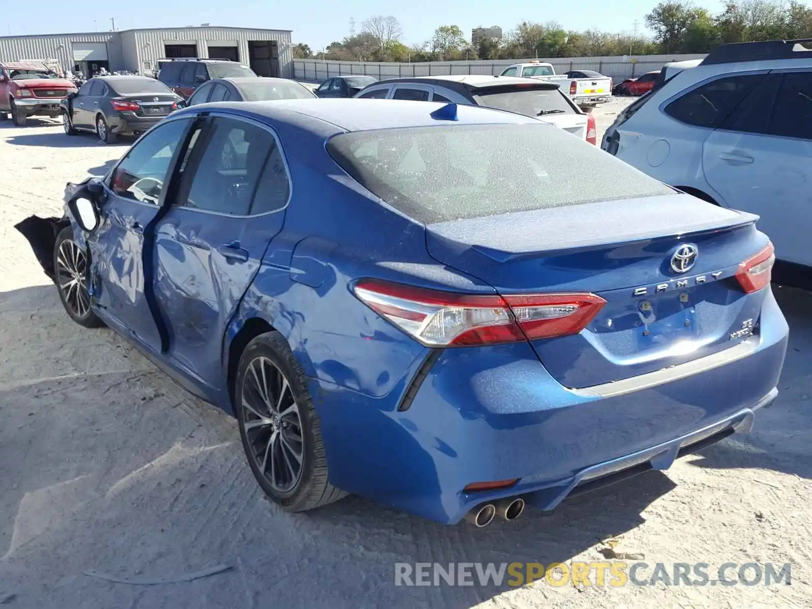 3 Photograph of a damaged car 4T1J31AK3LU011343 TOYOTA CAMRY 2020