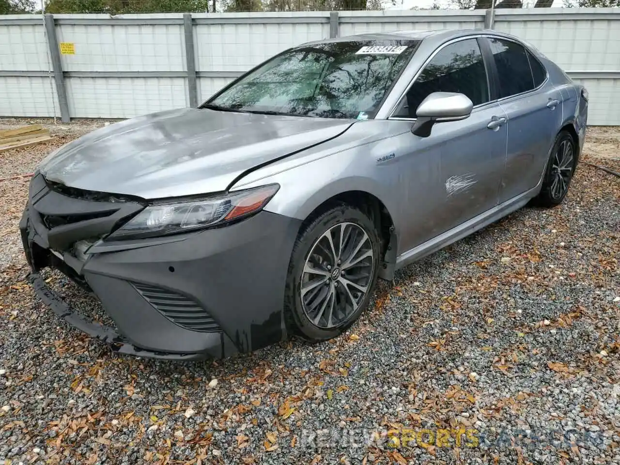 1 Photograph of a damaged car 4T1J31AK3LU011827 TOYOTA CAMRY 2020