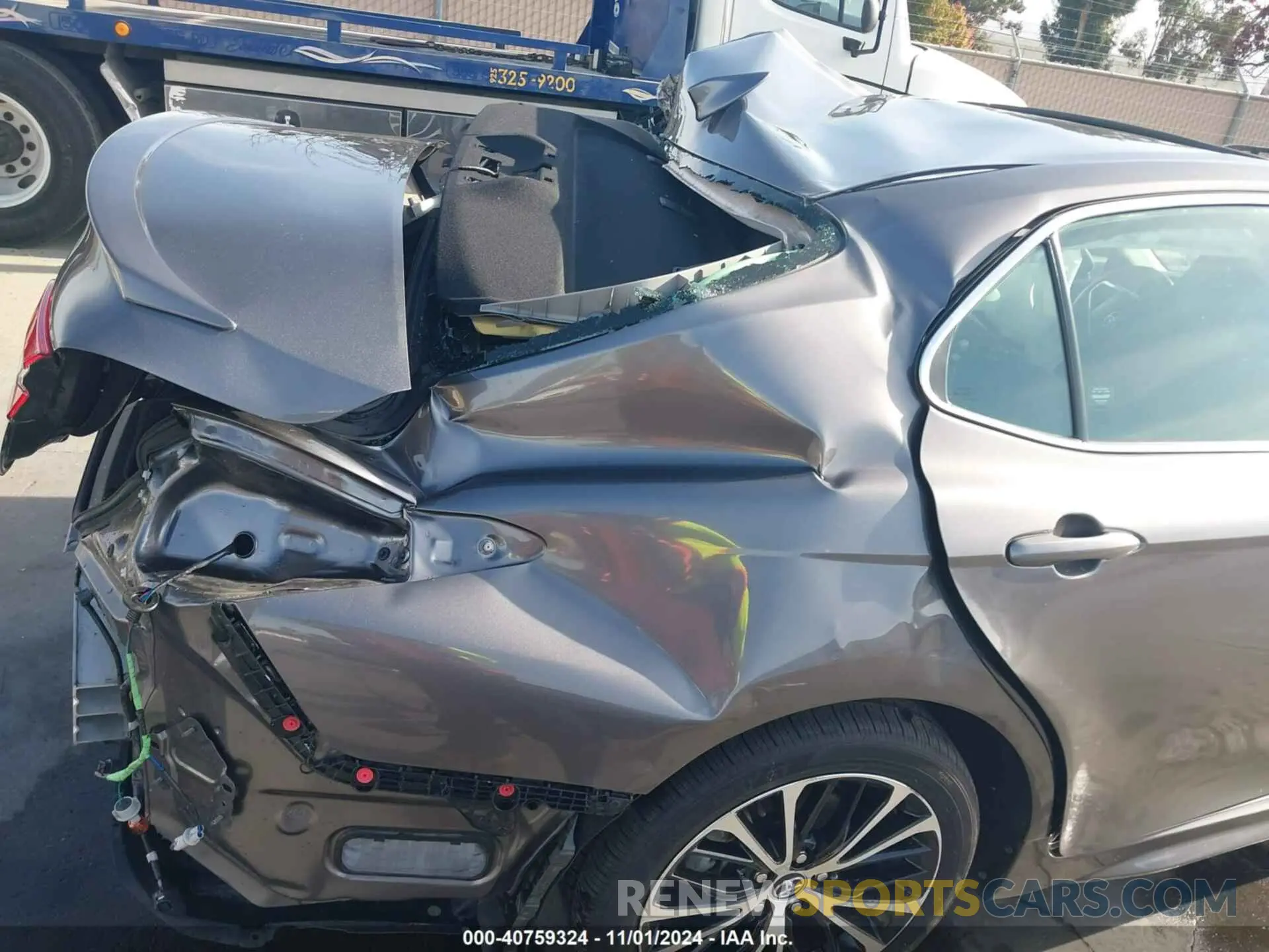 19 Photograph of a damaged car 4T1J31AK3LU523085 TOYOTA CAMRY 2020