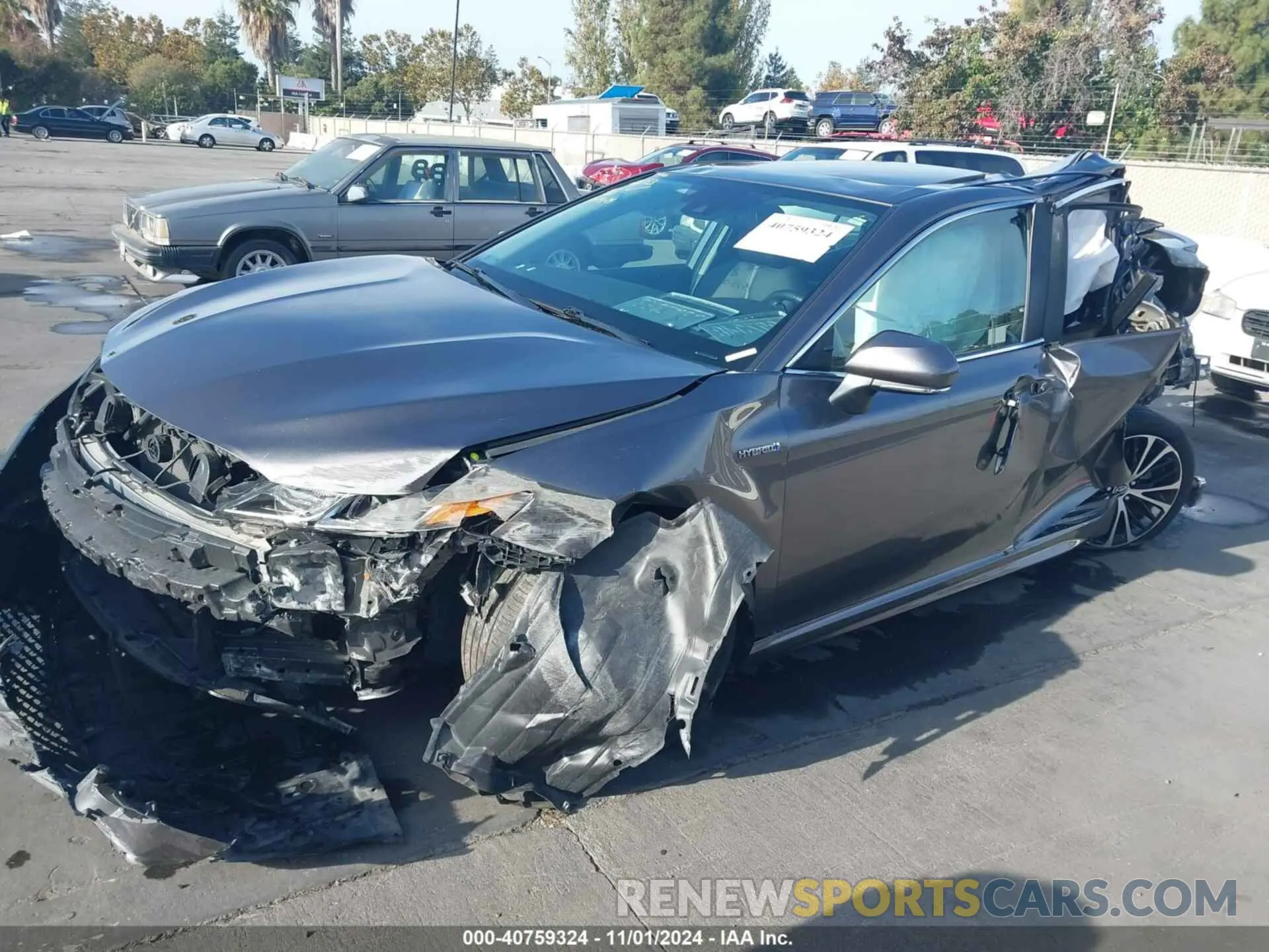 2 Photograph of a damaged car 4T1J31AK3LU523085 TOYOTA CAMRY 2020