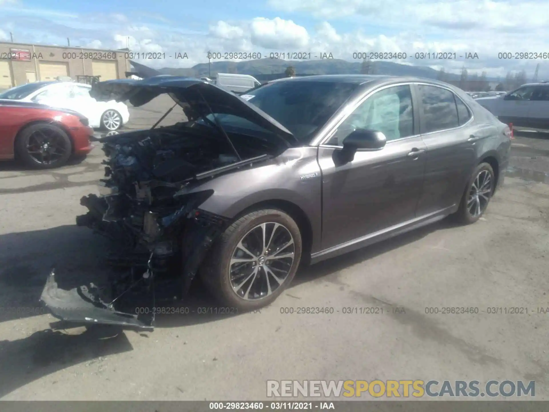 2 Photograph of a damaged car 4T1J31AK3LU524351 TOYOTA CAMRY 2020