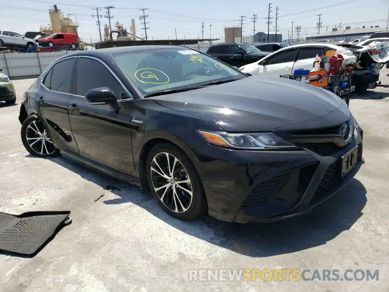 1 Photograph of a damaged car 4T1J31AK3LU541991 TOYOTA CAMRY 2020