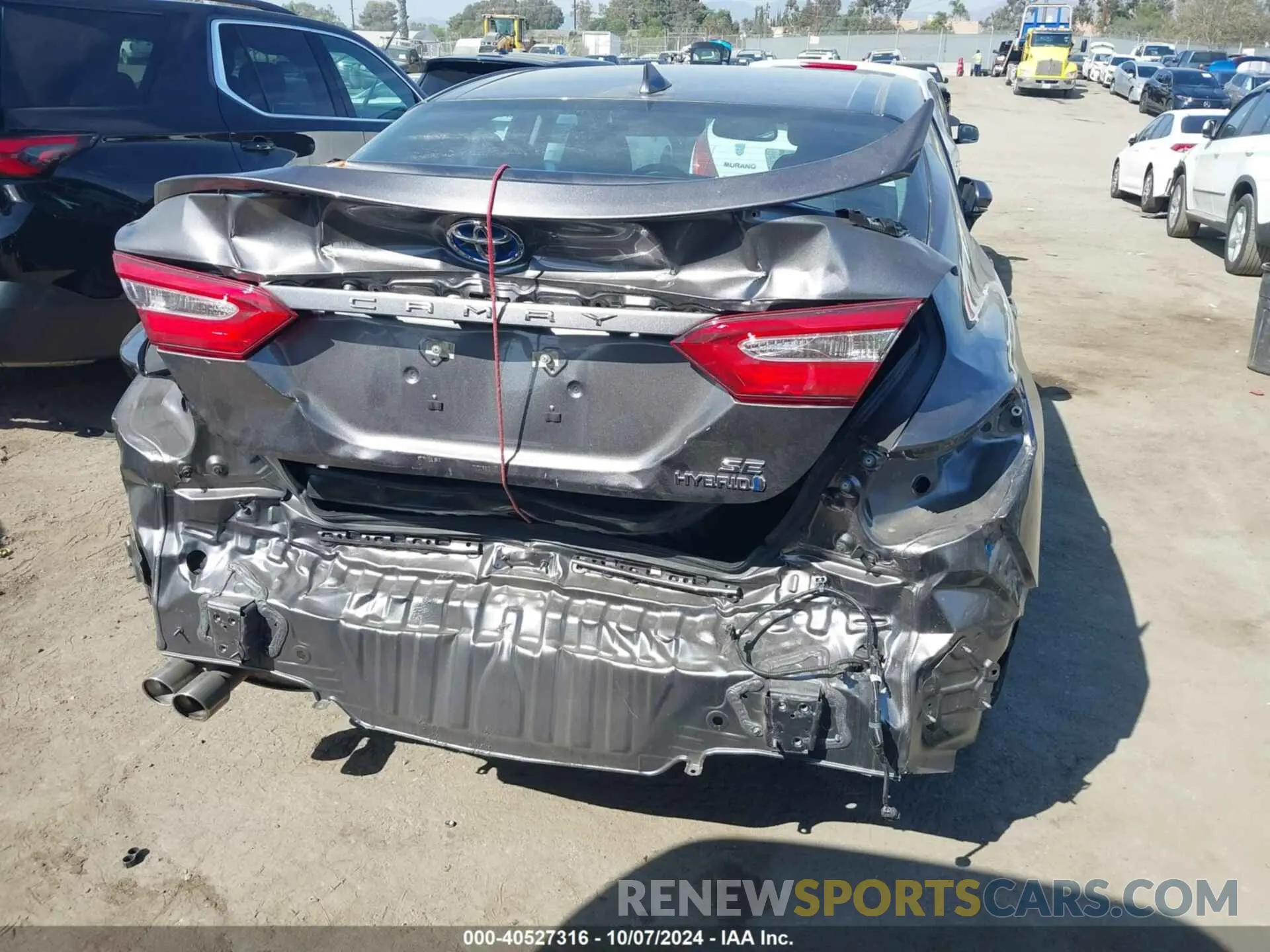 17 Photograph of a damaged car 4T1J31AK4LU518946 TOYOTA CAMRY 2020