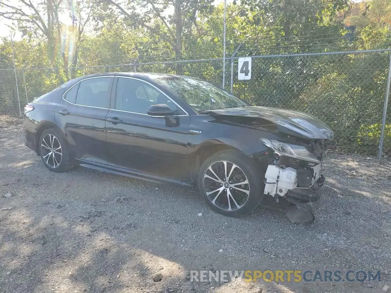 4 Photograph of a damaged car 4T1J31AK4LU524696 TOYOTA CAMRY 2020