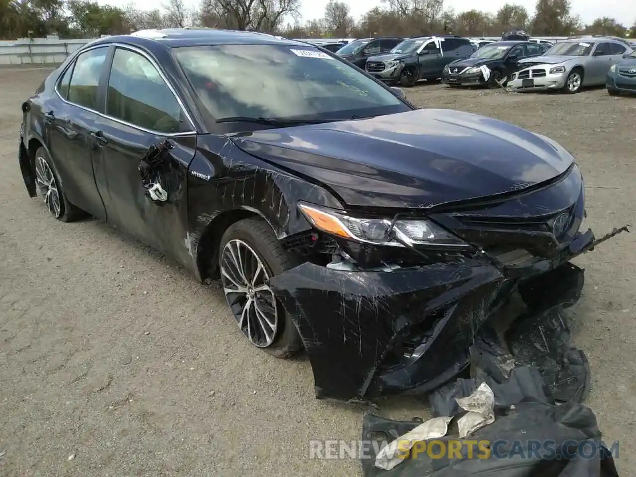 1 Photograph of a damaged car 4T1J31AK4LU530241 TOYOTA CAMRY 2020