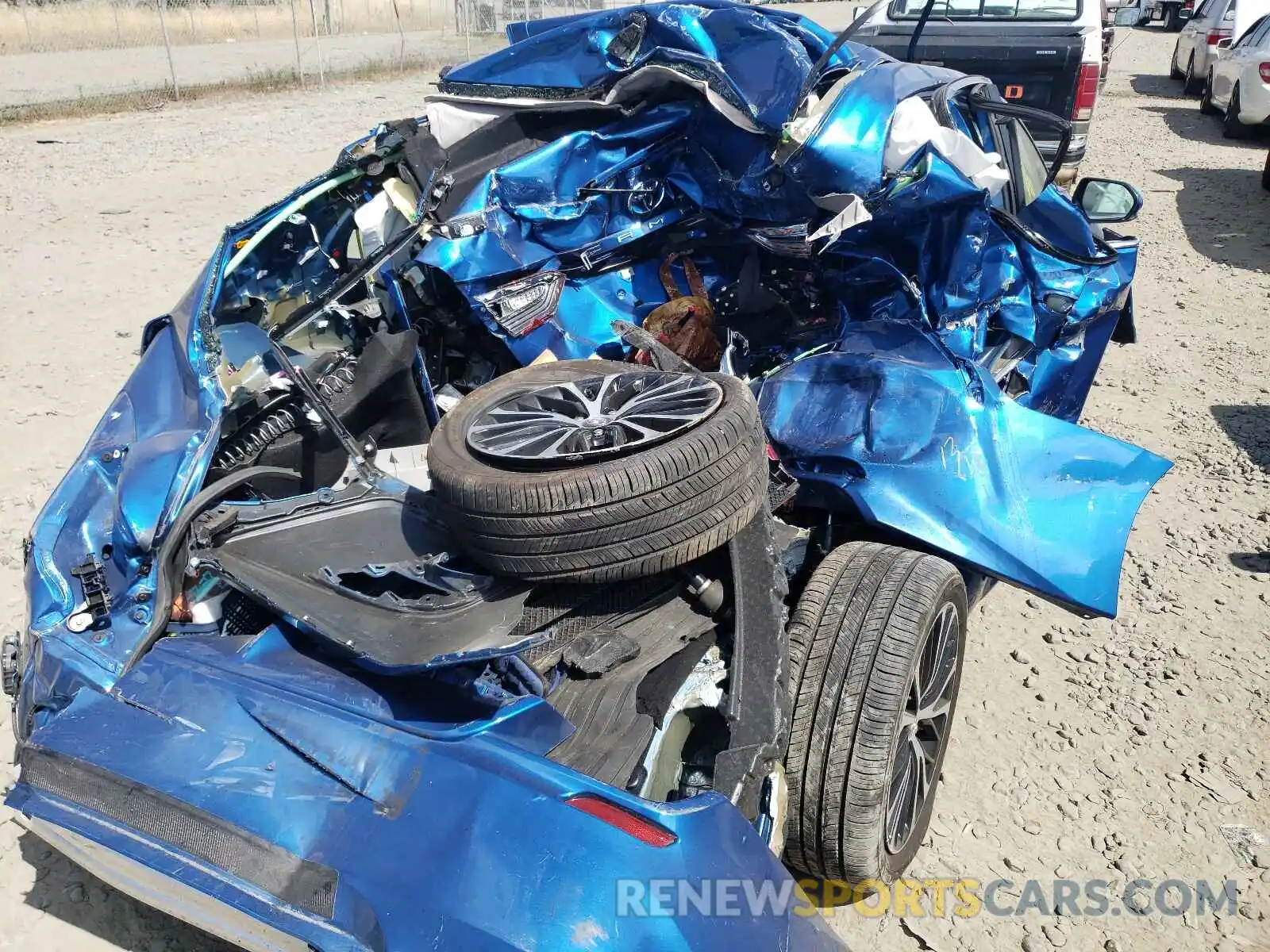 9 Photograph of a damaged car 4T1J31AK5LU012476 TOYOTA CAMRY 2020