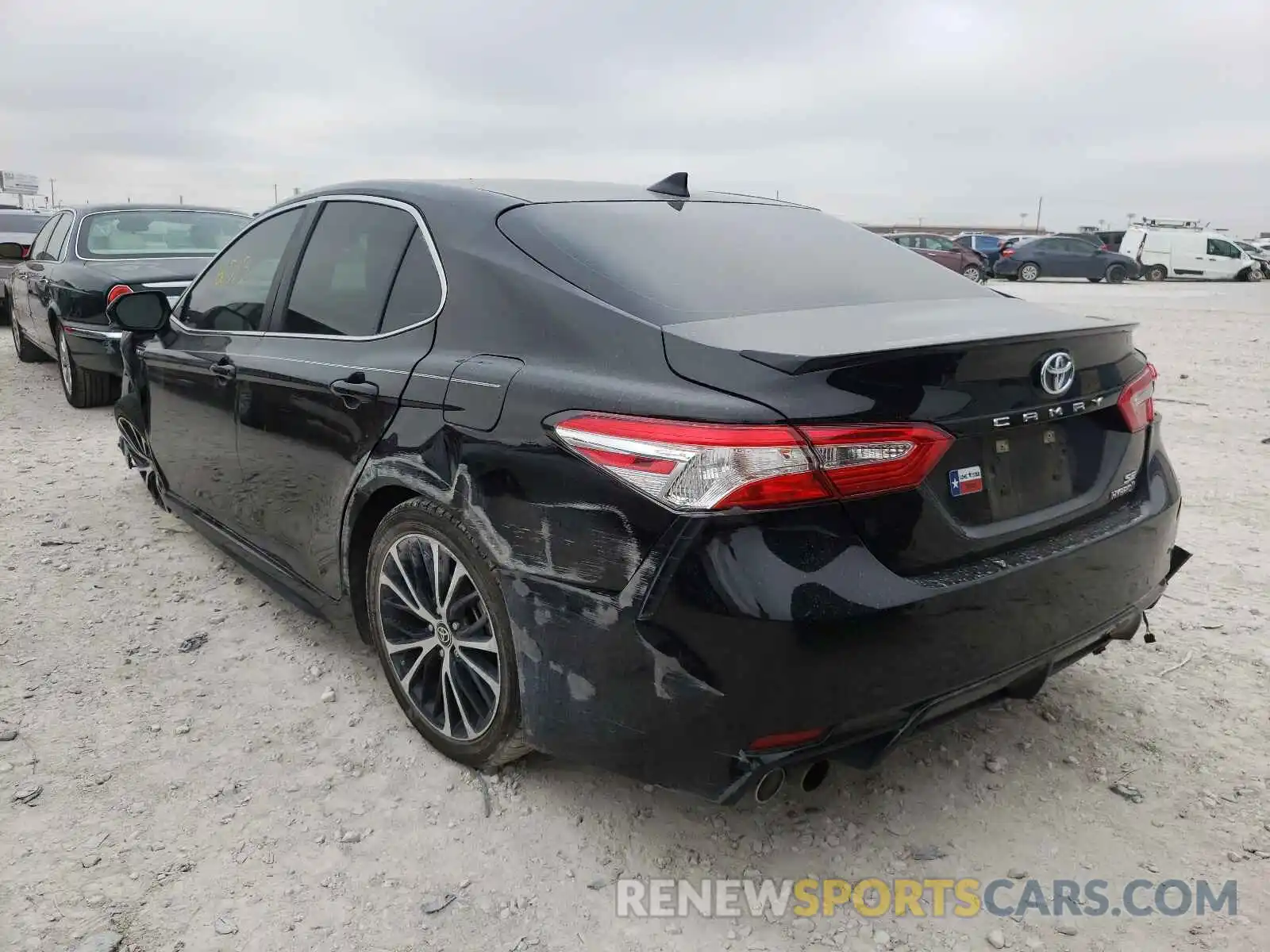 3 Photograph of a damaged car 4T1J31AK5LU532337 TOYOTA CAMRY 2020