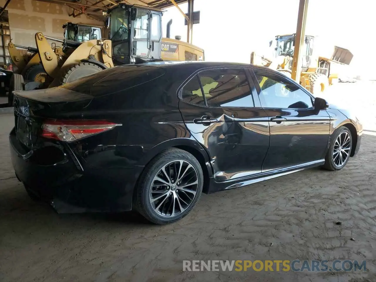 3 Photograph of a damaged car 4T1J31AK5LU536176 TOYOTA CAMRY 2020