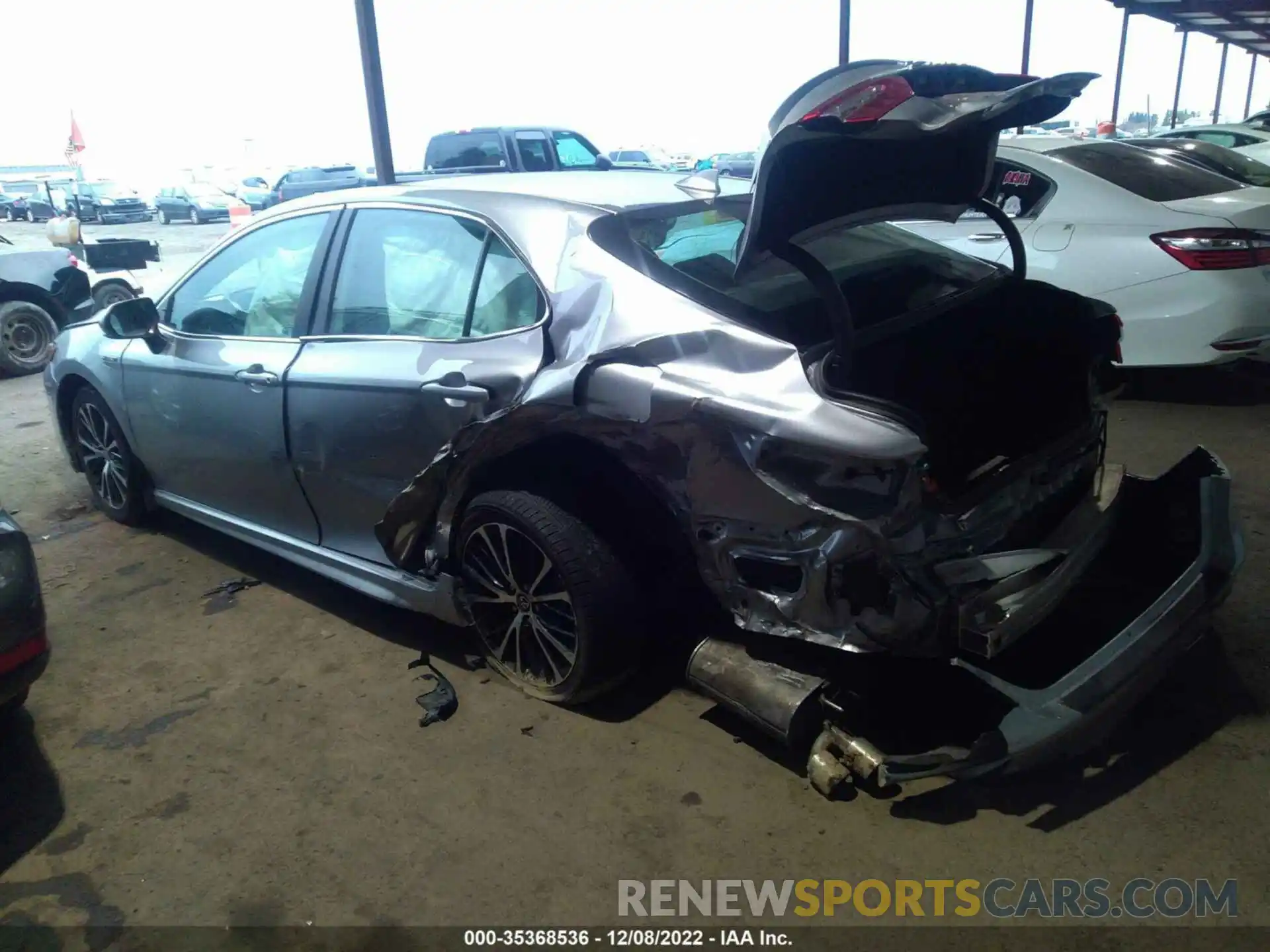 3 Photograph of a damaged car 4T1J31AK5LU542866 TOYOTA CAMRY 2020