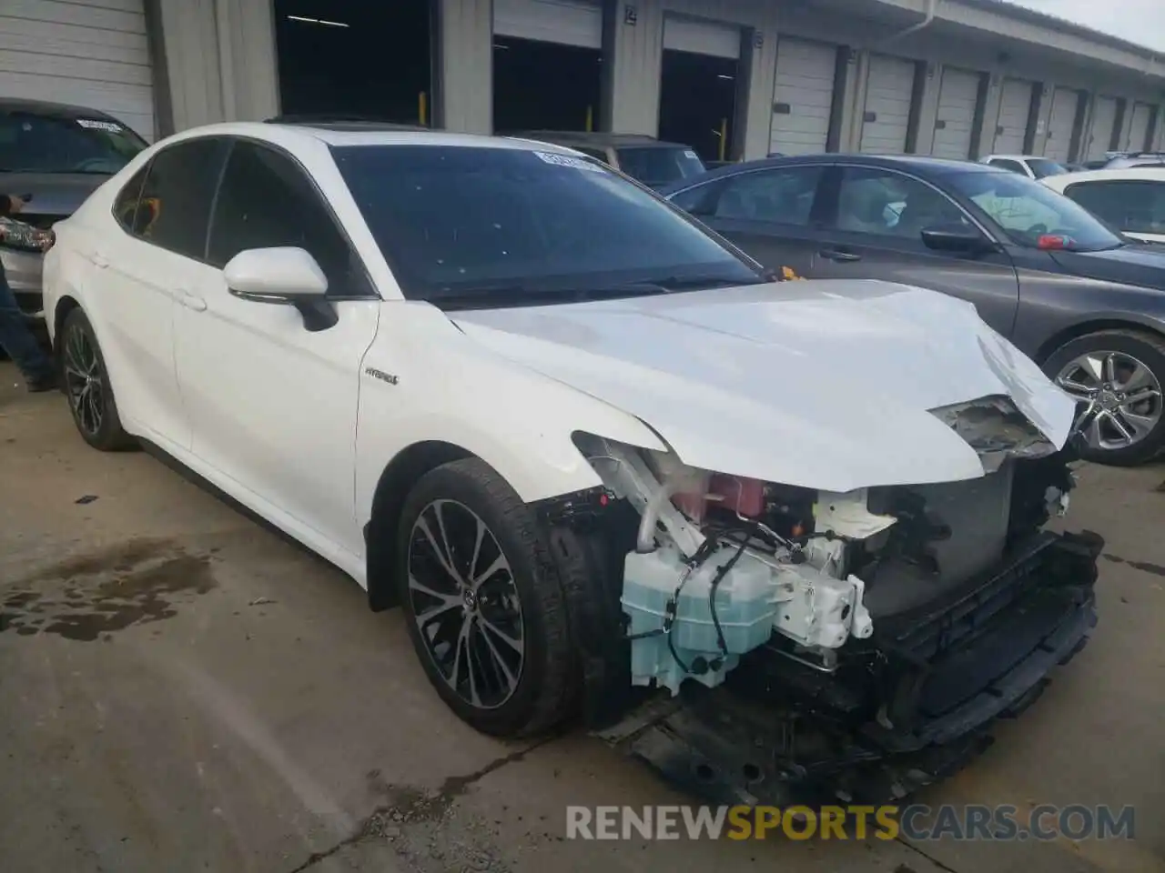 1 Photograph of a damaged car 4T1J31AK6LU522285 TOYOTA CAMRY 2020