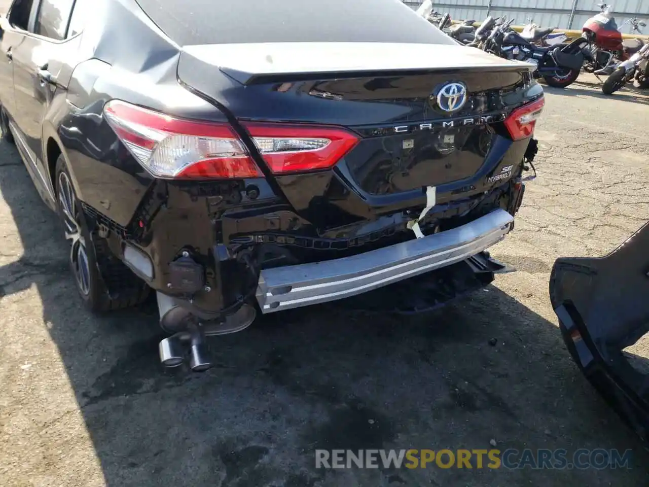 9 Photograph of a damaged car 4T1J31AK6LU534274 TOYOTA CAMRY 2020