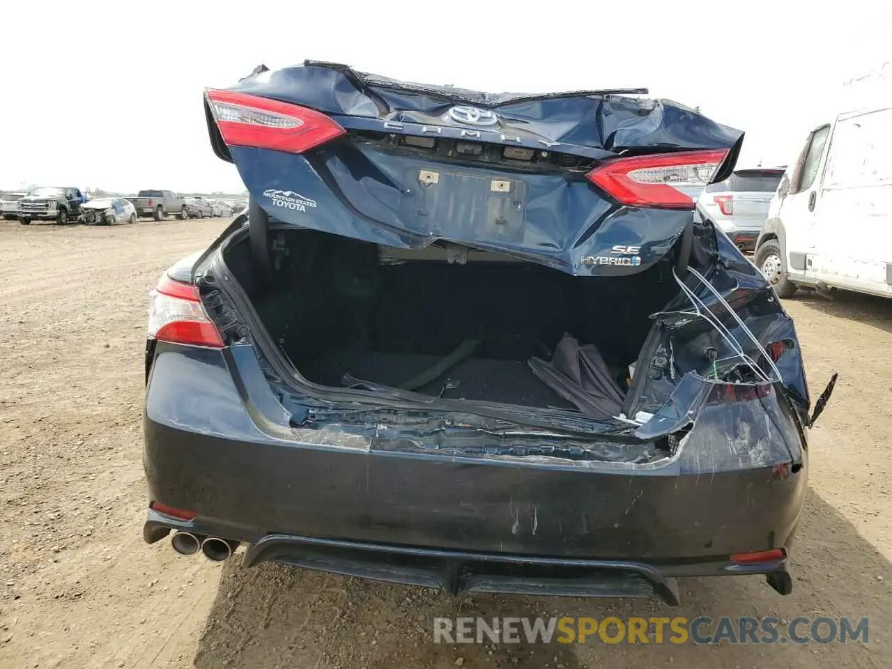 6 Photograph of a damaged car 4T1J31AK6LU535764 TOYOTA CAMRY 2020