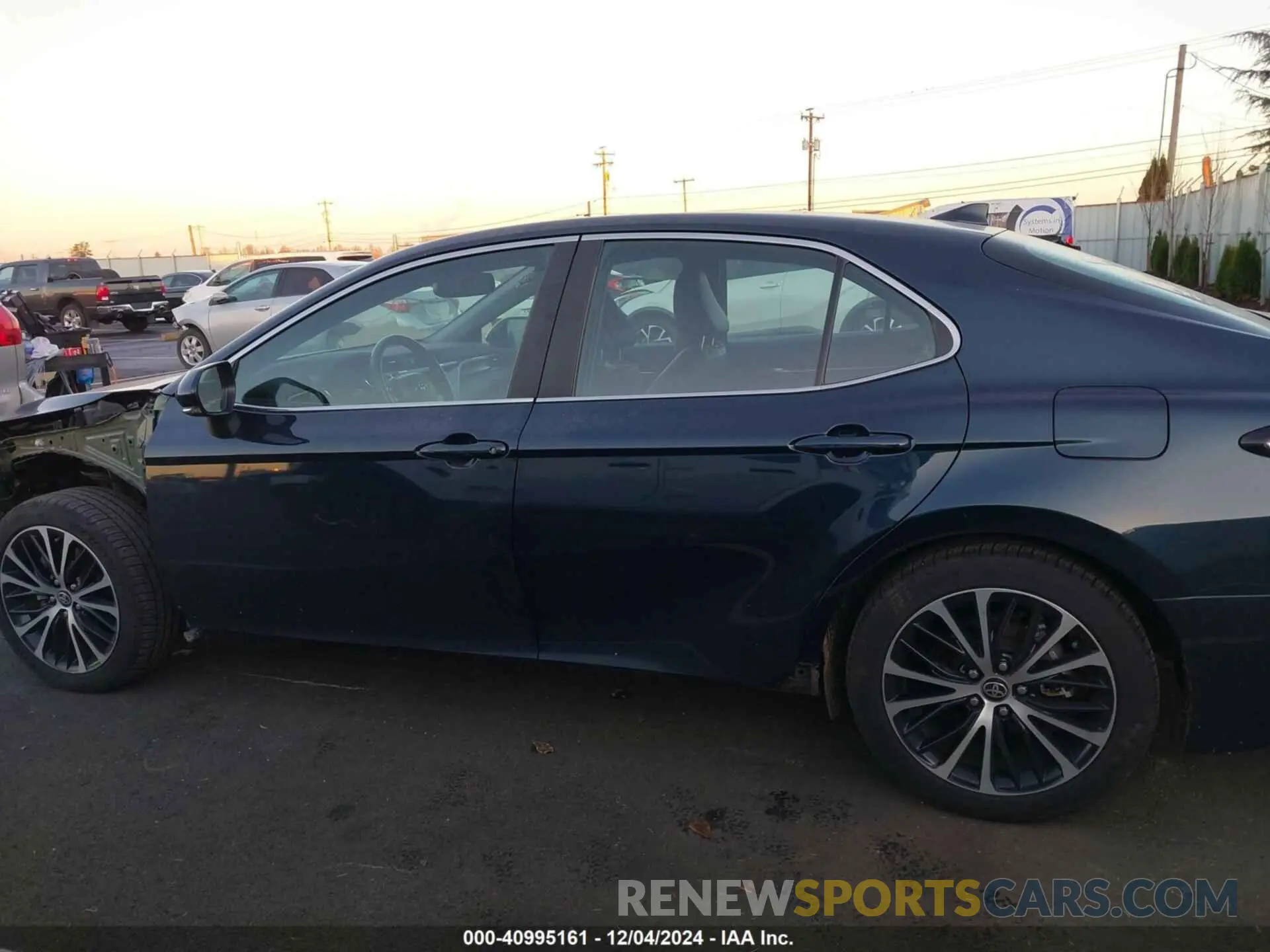 15 Photograph of a damaged car 4T1J31AK6LU543623 TOYOTA CAMRY 2020