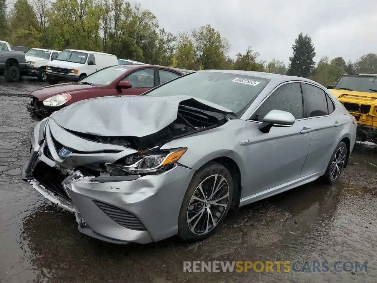 2 Photograph of a damaged car 4T1J31AK7LU524594 TOYOTA CAMRY 2020