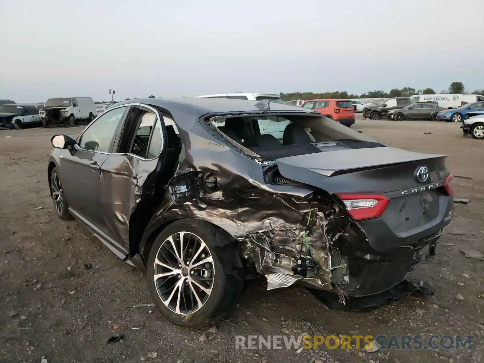 3 Photograph of a damaged car 4T1J31AK7LU531562 TOYOTA CAMRY 2020