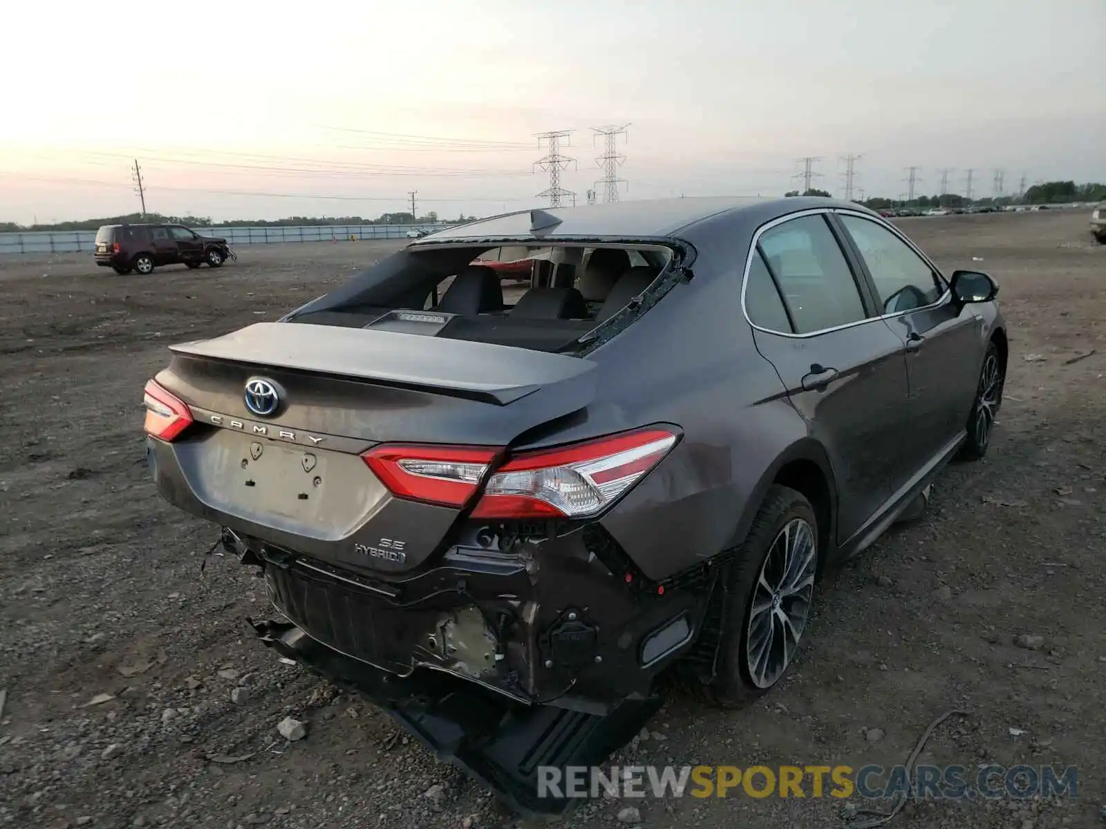 4 Photograph of a damaged car 4T1J31AK7LU531562 TOYOTA CAMRY 2020