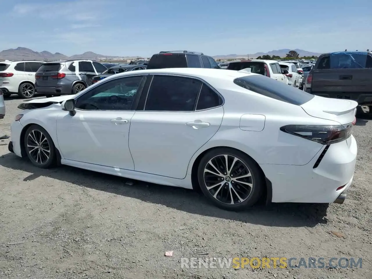 2 Photograph of a damaged car 4T1J31AK7LU543307 TOYOTA CAMRY 2020
