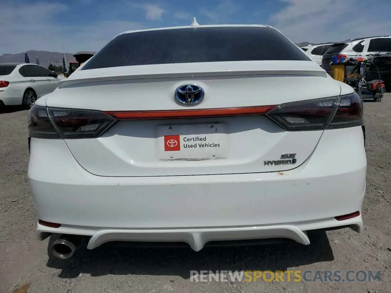 6 Photograph of a damaged car 4T1J31AK7LU543307 TOYOTA CAMRY 2020