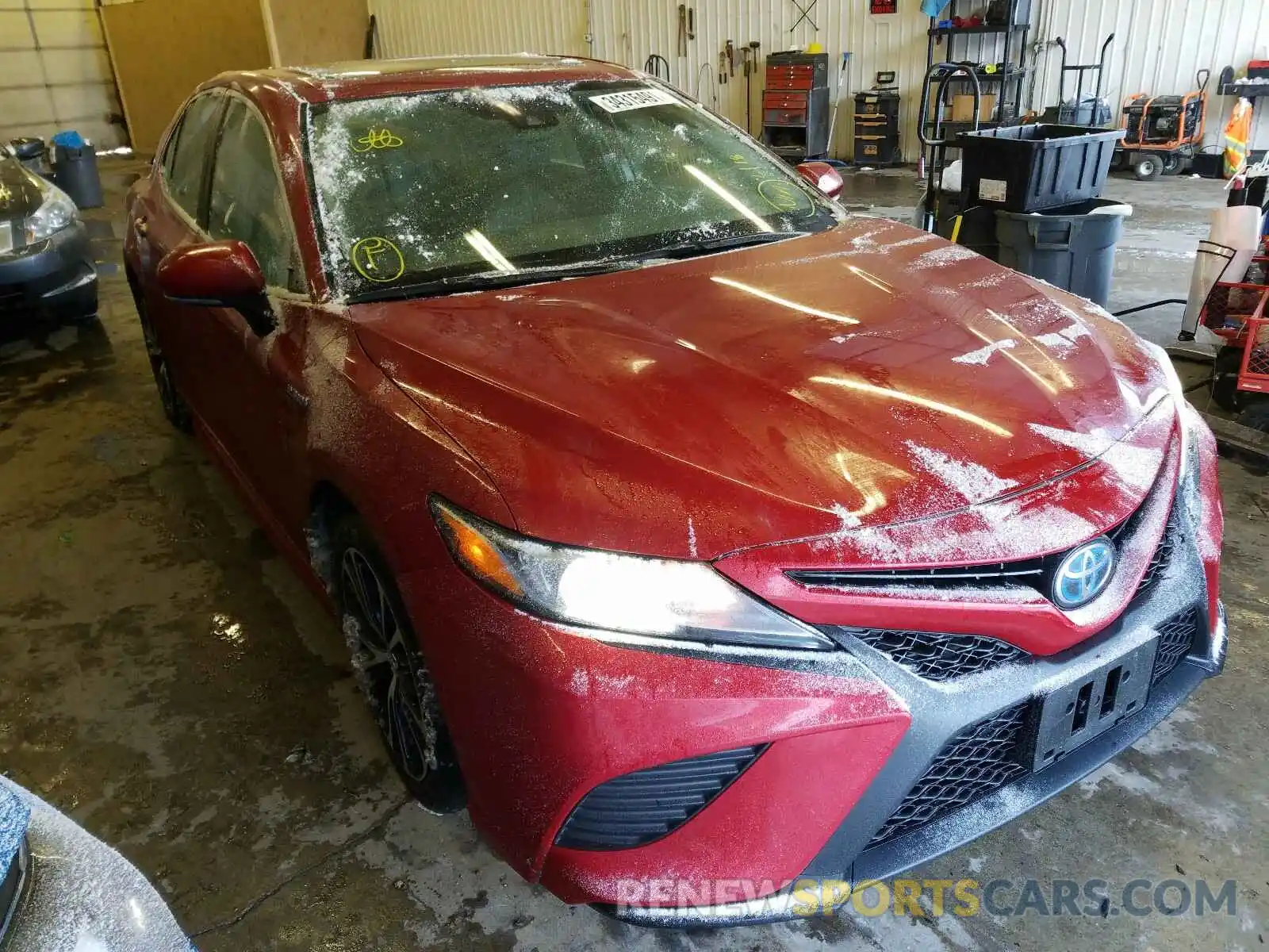 1 Photograph of a damaged car 4T1J31AK8LU009734 TOYOTA CAMRY 2020