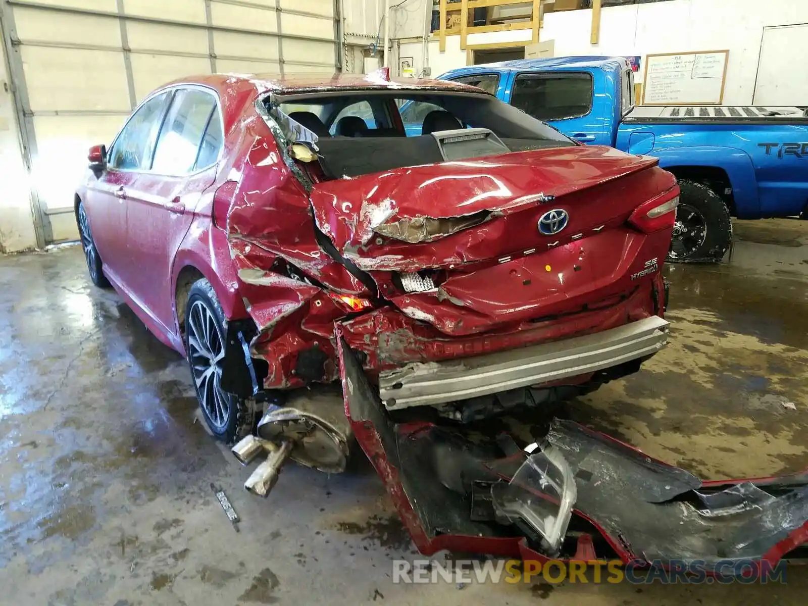 3 Photograph of a damaged car 4T1J31AK8LU009734 TOYOTA CAMRY 2020