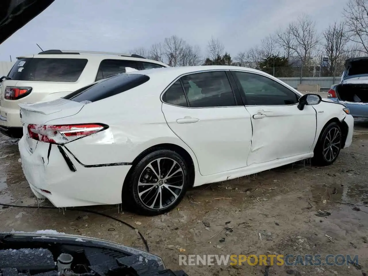3 Photograph of a damaged car 4T1J31AK8LU014223 TOYOTA CAMRY 2020