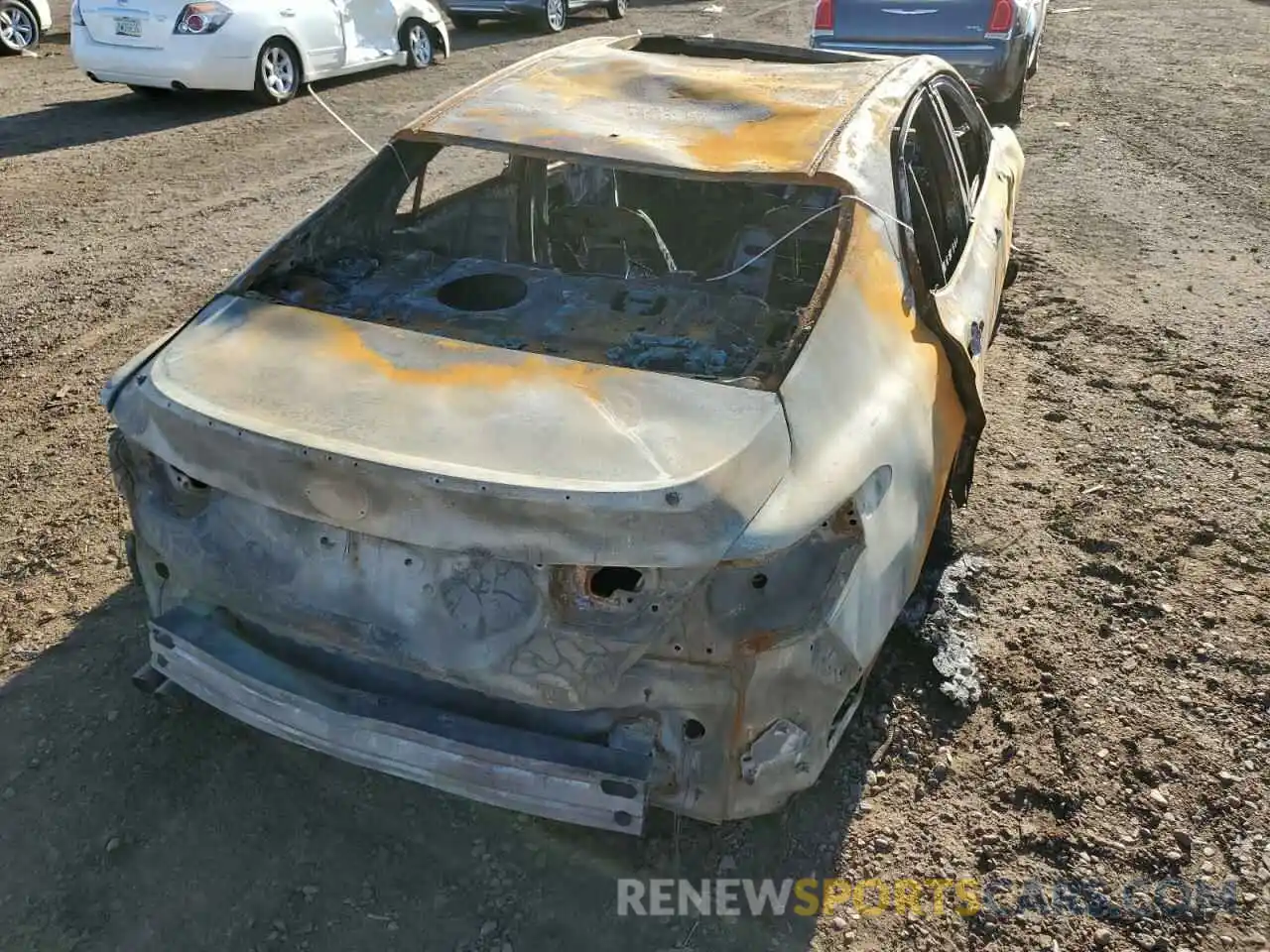 10 Photograph of a damaged car 4T1J31AK8LU527990 TOYOTA CAMRY 2020