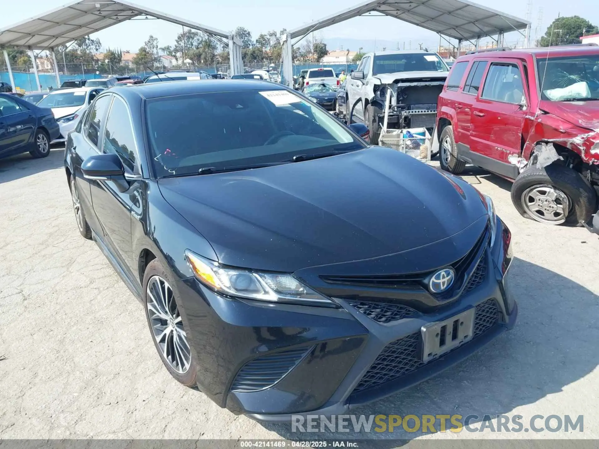1 Photograph of a damaged car 4T1J31AK9LU016711 TOYOTA CAMRY 2020