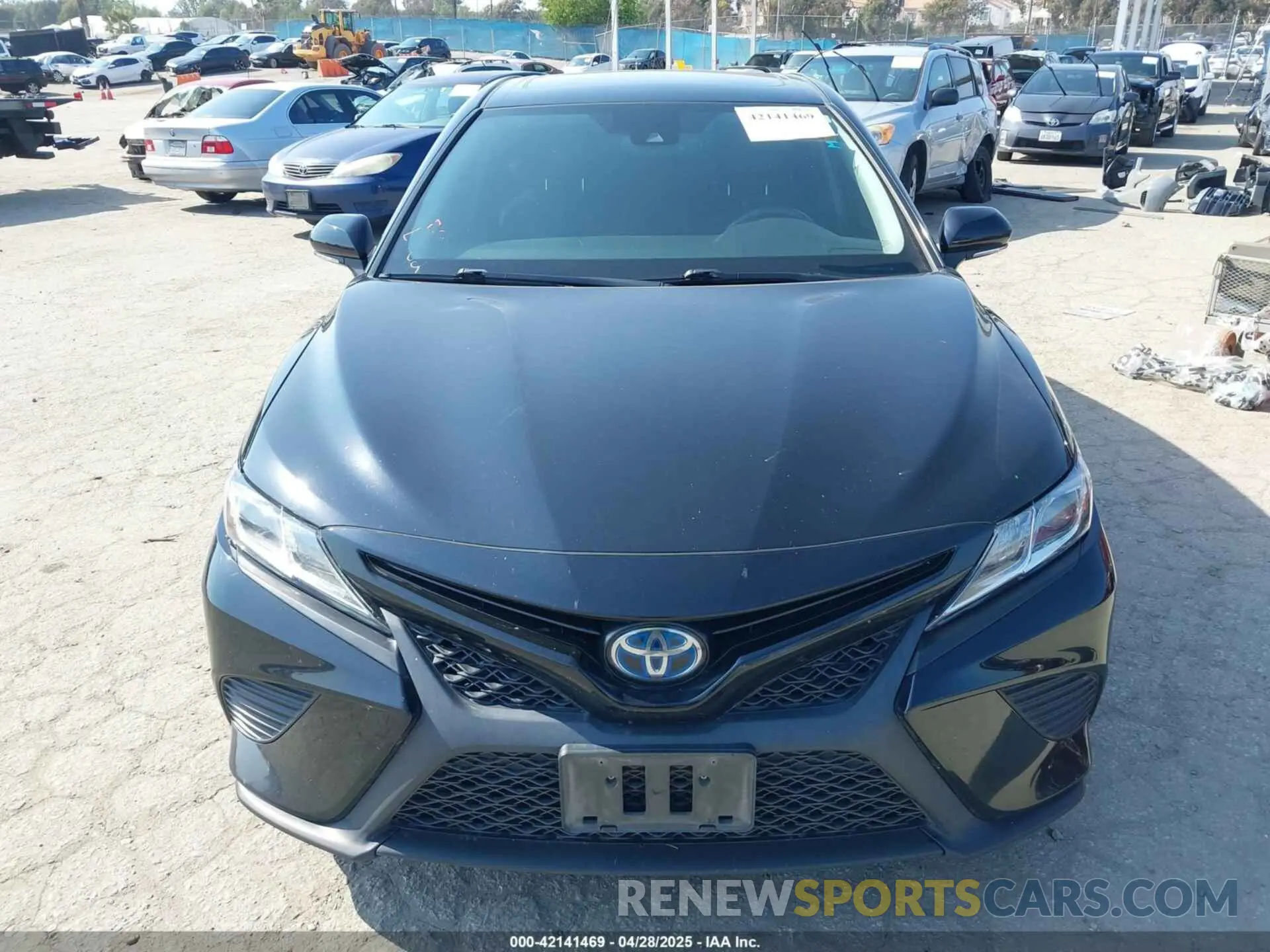 13 Photograph of a damaged car 4T1J31AK9LU016711 TOYOTA CAMRY 2020