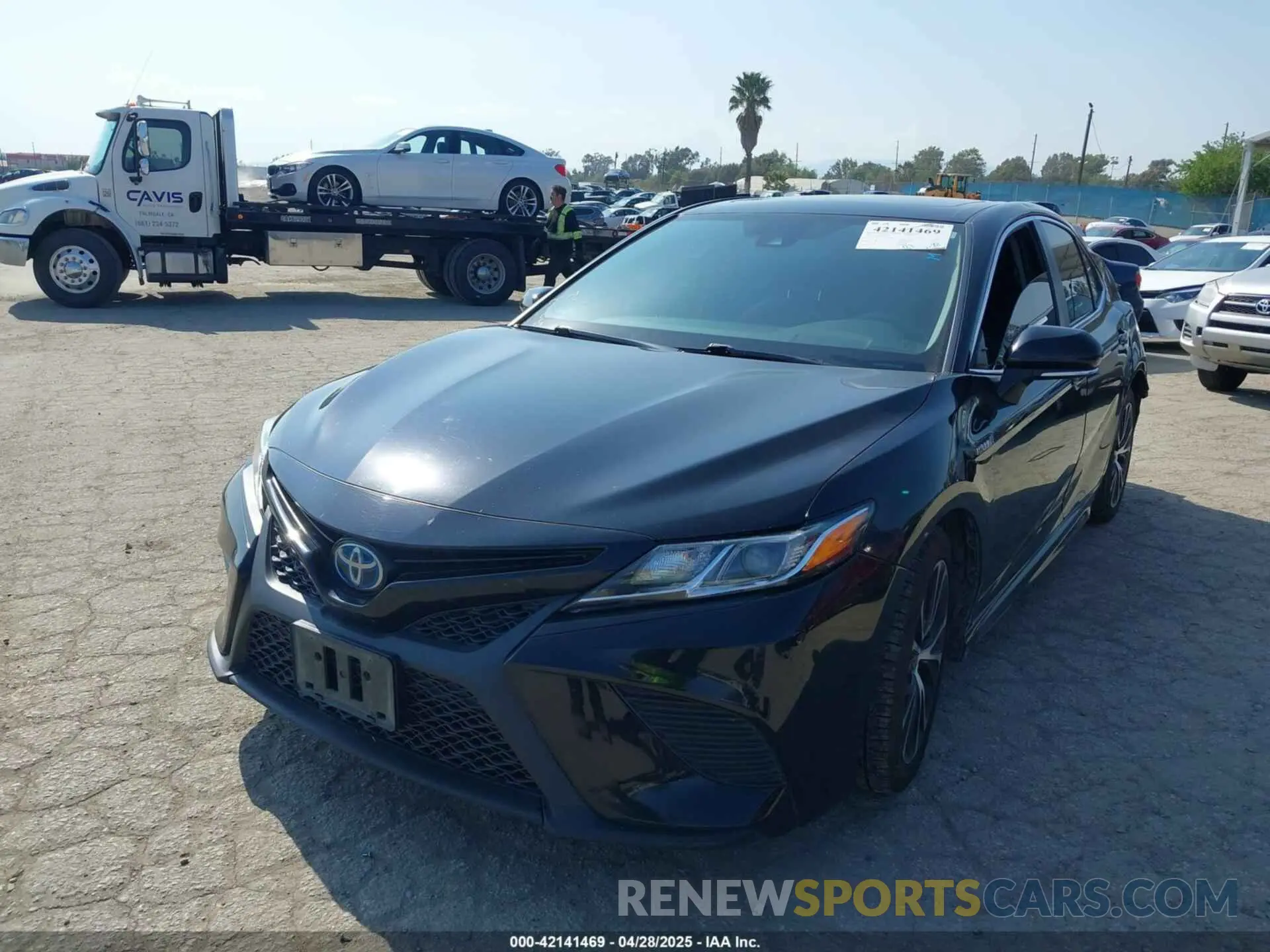 2 Photograph of a damaged car 4T1J31AK9LU016711 TOYOTA CAMRY 2020