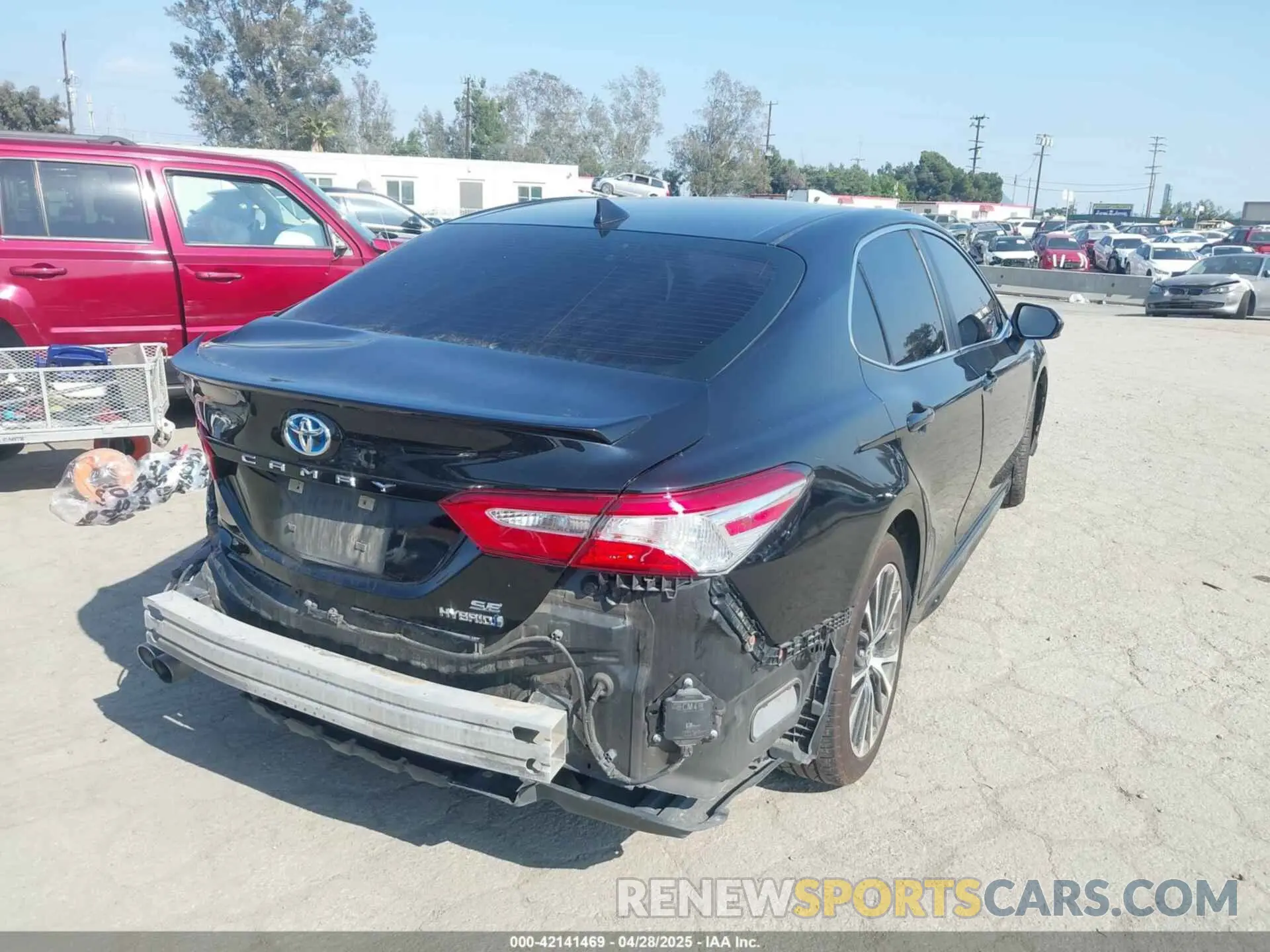 4 Photograph of a damaged car 4T1J31AK9LU016711 TOYOTA CAMRY 2020