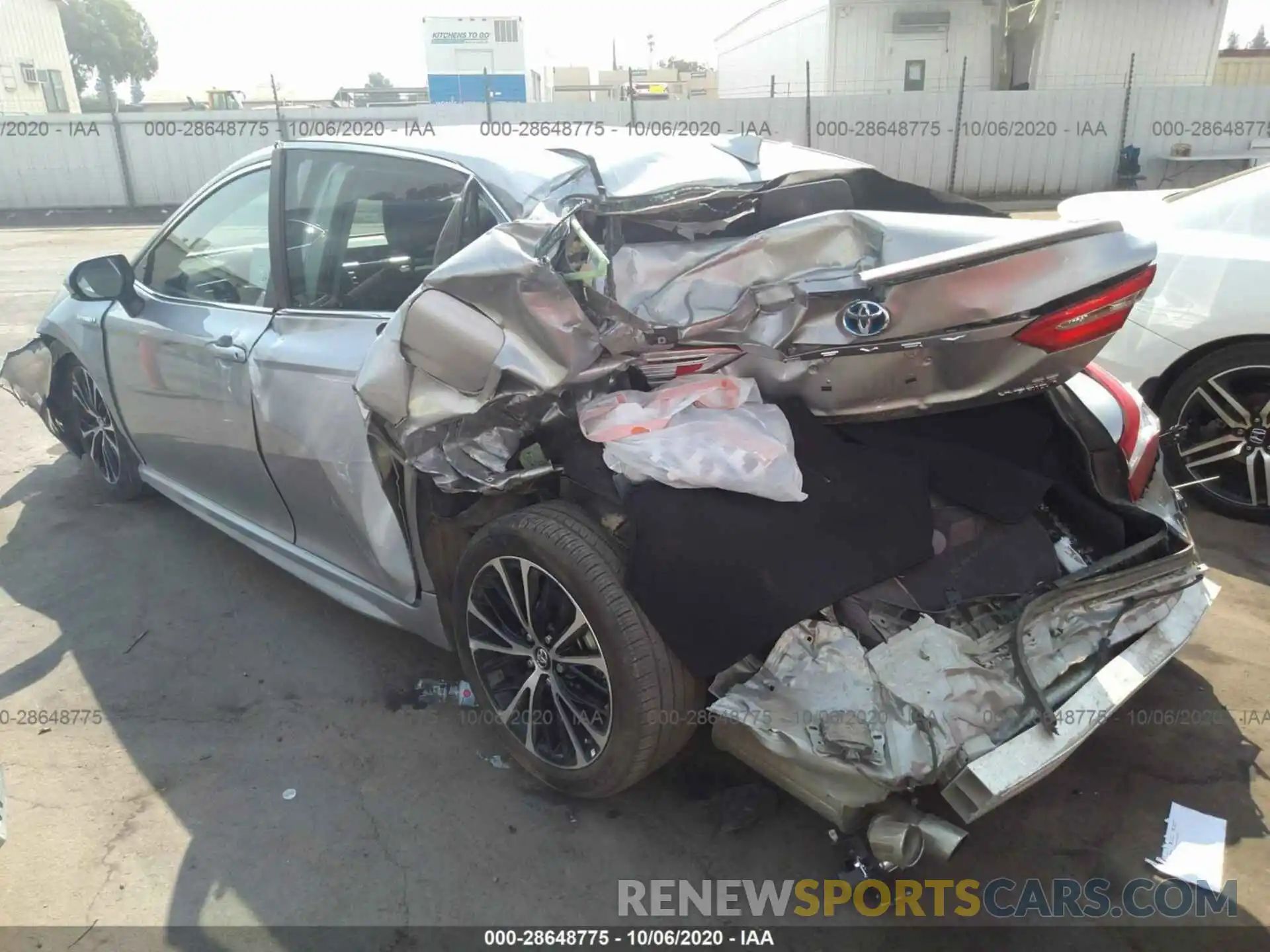 3 Photograph of a damaged car 4T1J31AK9LU523186 TOYOTA CAMRY 2020