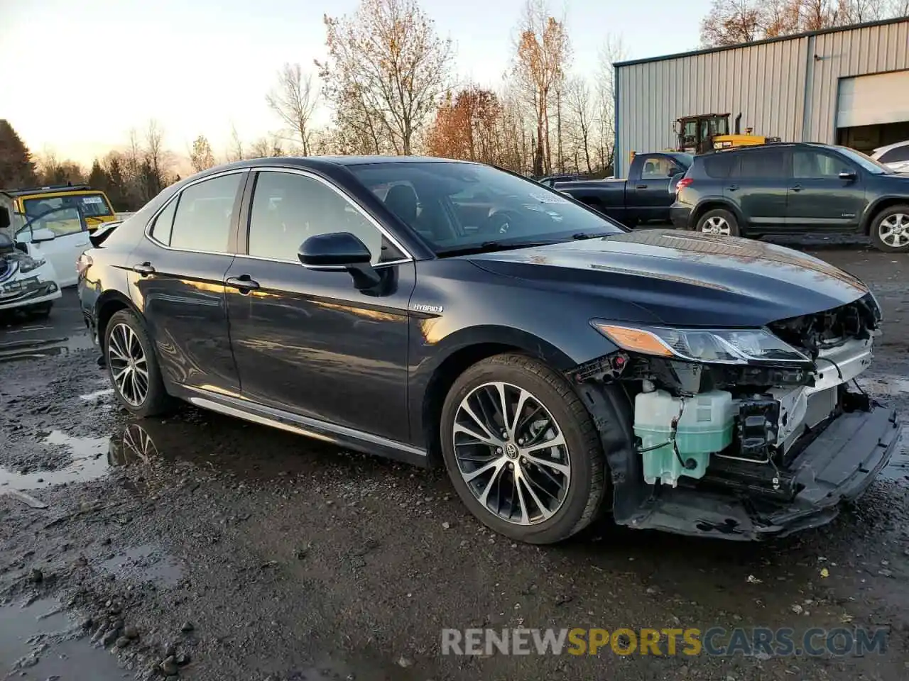 4 Photograph of a damaged car 4T1J31AK9LU533698 TOYOTA CAMRY 2020