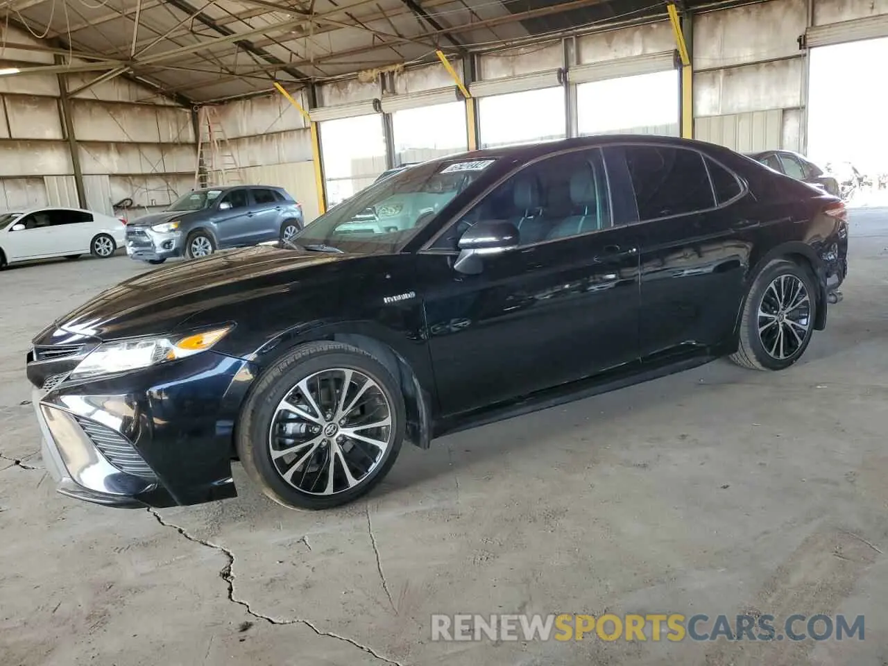 1 Photograph of a damaged car 4T1J31AK9LU542448 TOYOTA CAMRY 2020