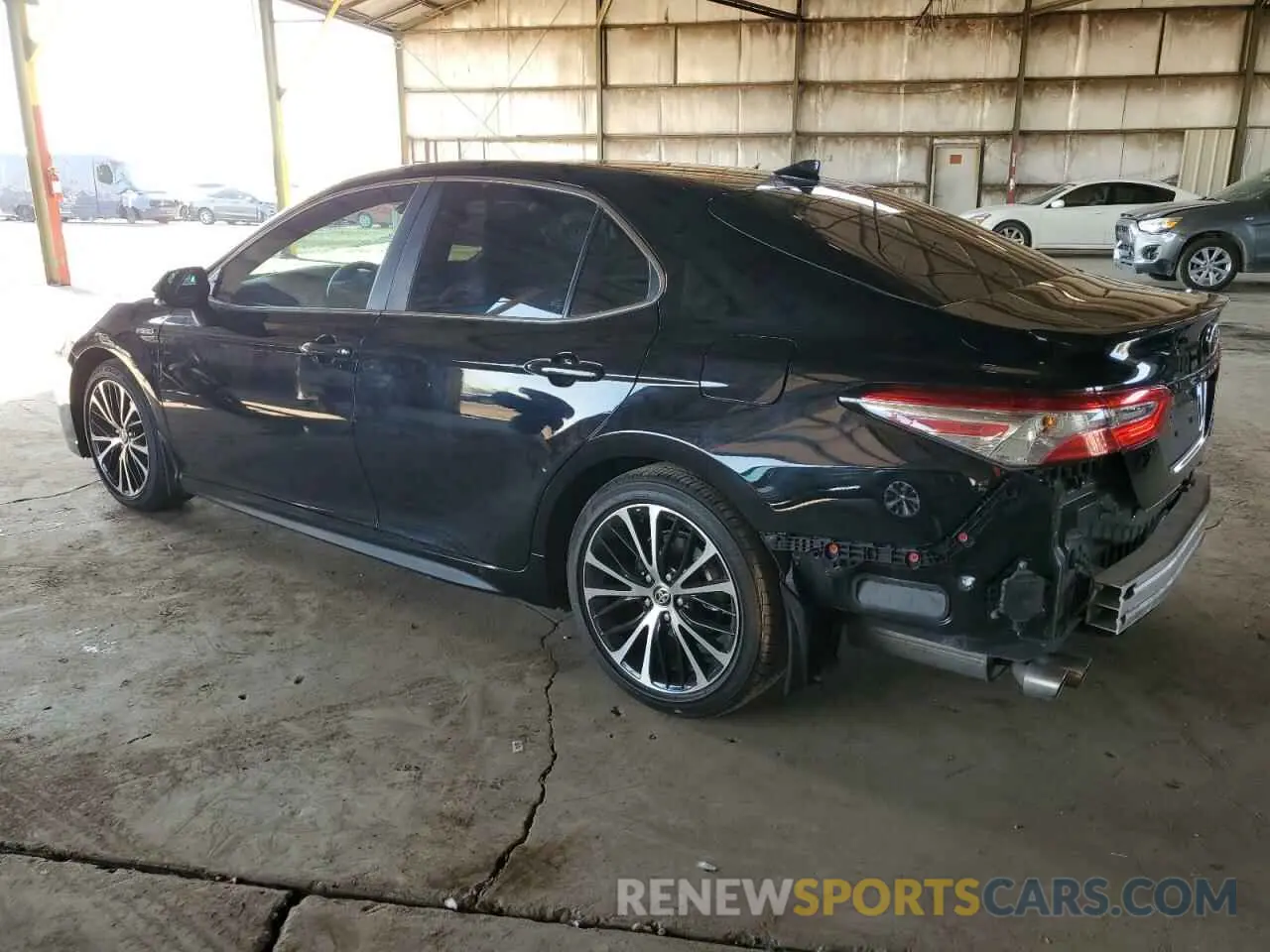 2 Photograph of a damaged car 4T1J31AK9LU542448 TOYOTA CAMRY 2020