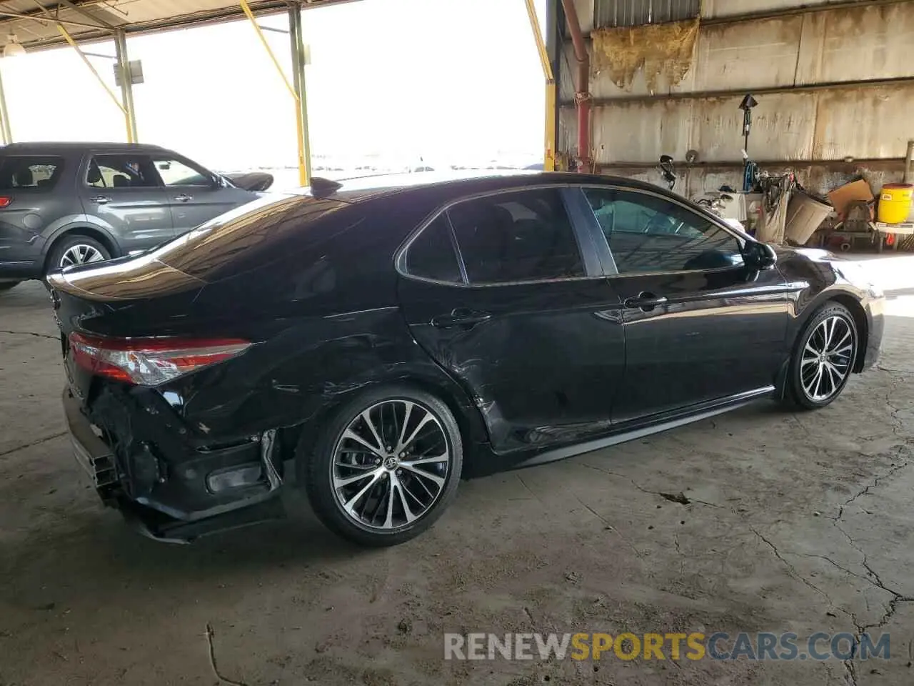 3 Photograph of a damaged car 4T1J31AK9LU542448 TOYOTA CAMRY 2020