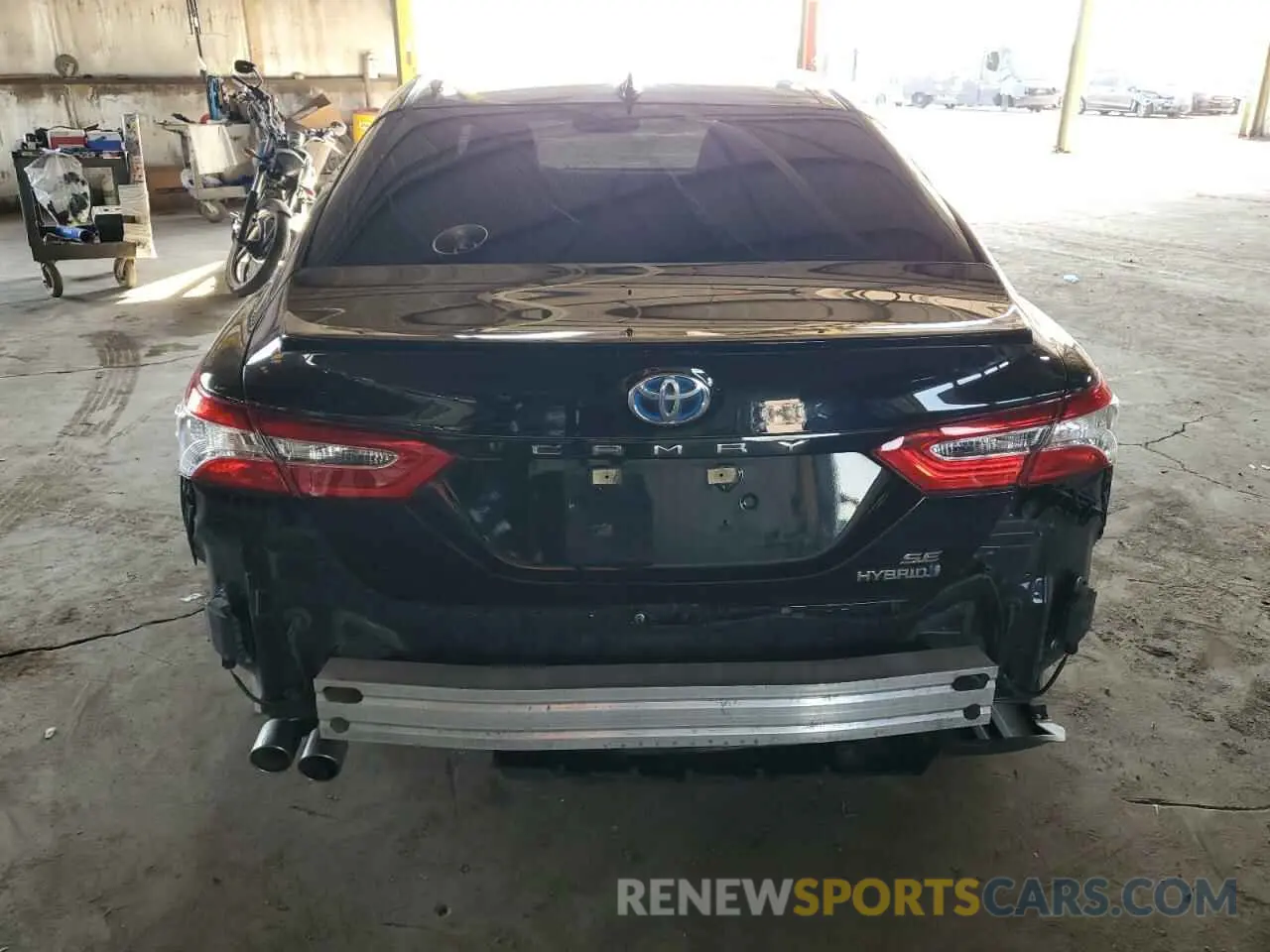 6 Photograph of a damaged car 4T1J31AK9LU542448 TOYOTA CAMRY 2020