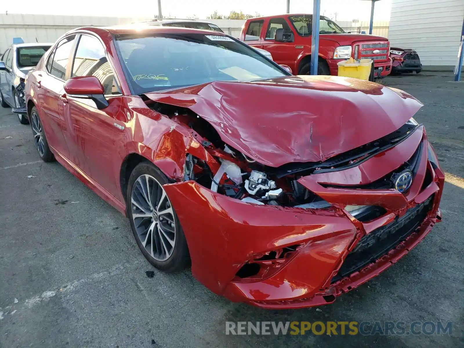 1 Photograph of a damaged car 4T1J31AKXLU015048 TOYOTA CAMRY 2020