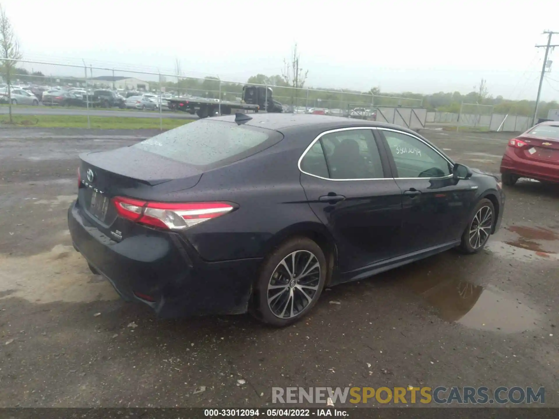 4 Photograph of a damaged car 4T1J31AKXLU521687 TOYOTA CAMRY 2020