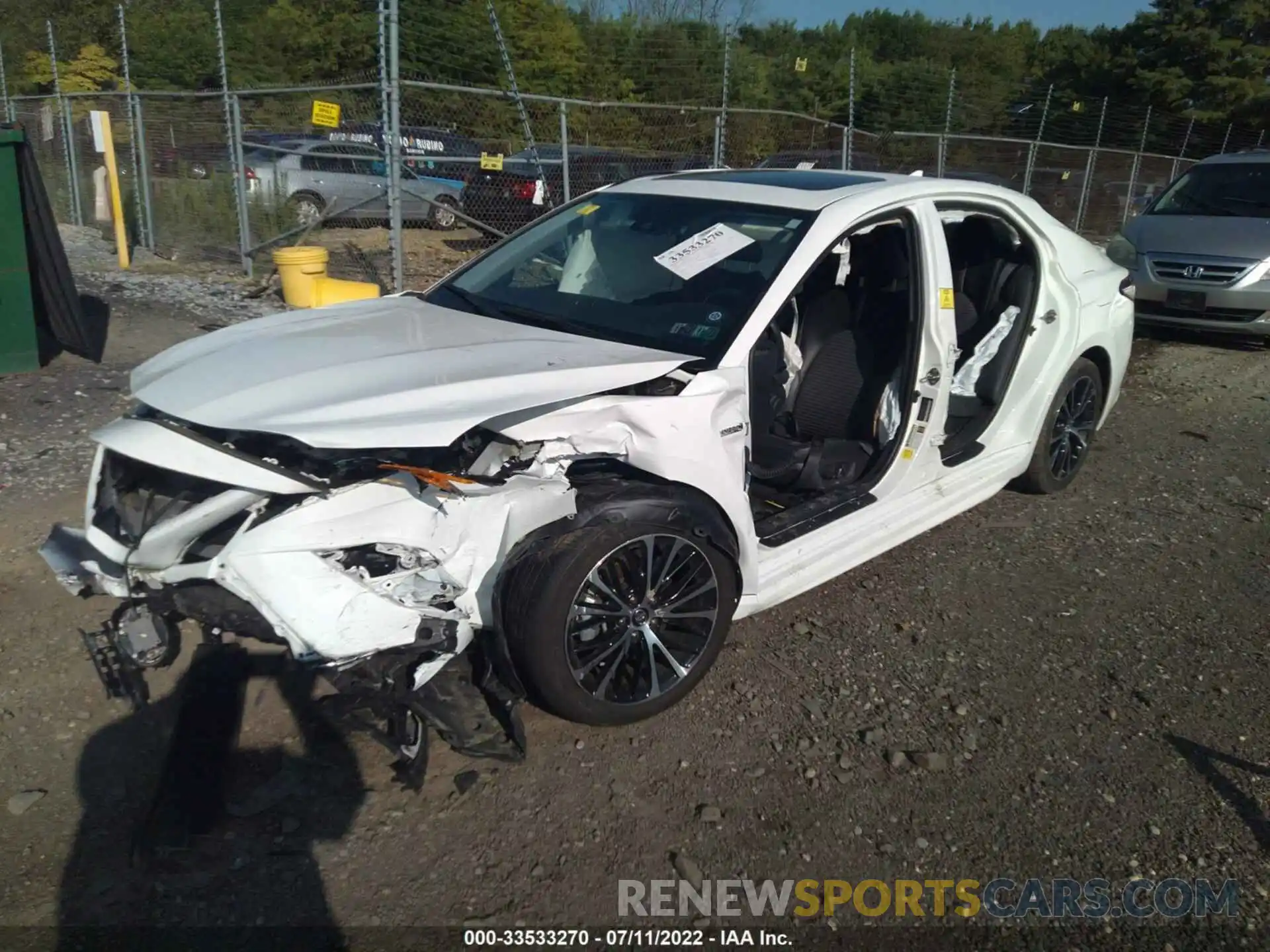 2 Photograph of a damaged car 4T1J31AKXLU527442 TOYOTA CAMRY 2020