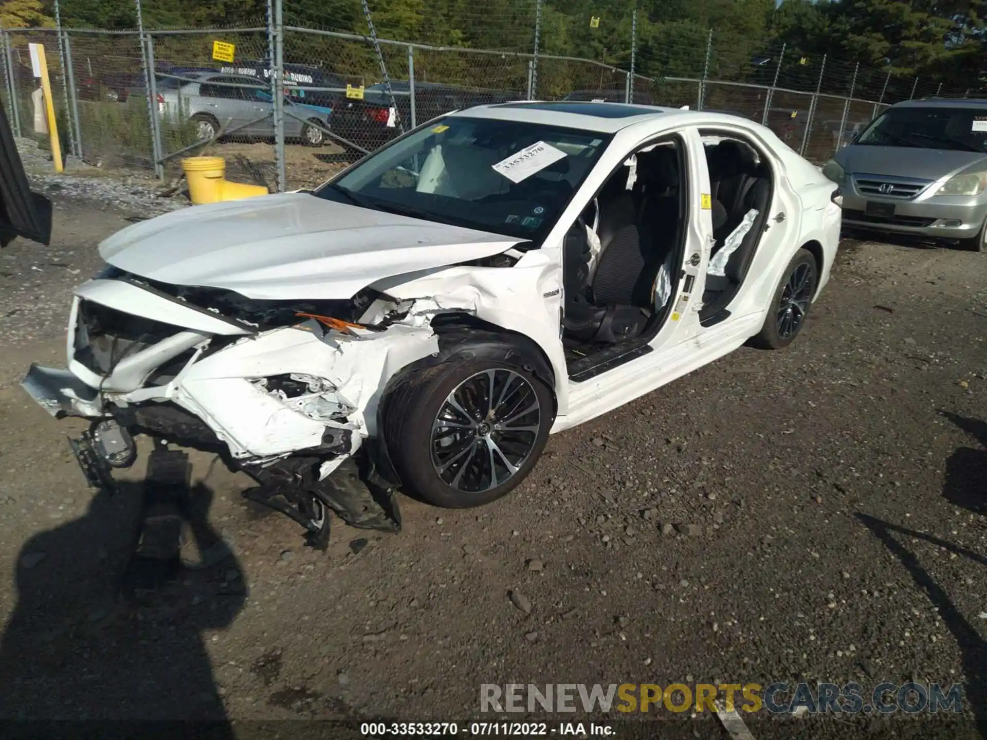 6 Photograph of a damaged car 4T1J31AKXLU527442 TOYOTA CAMRY 2020