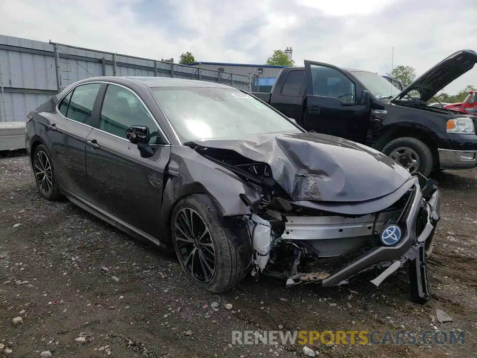 1 Photograph of a damaged car 4T1J31AKXLU538537 TOYOTA CAMRY 2020