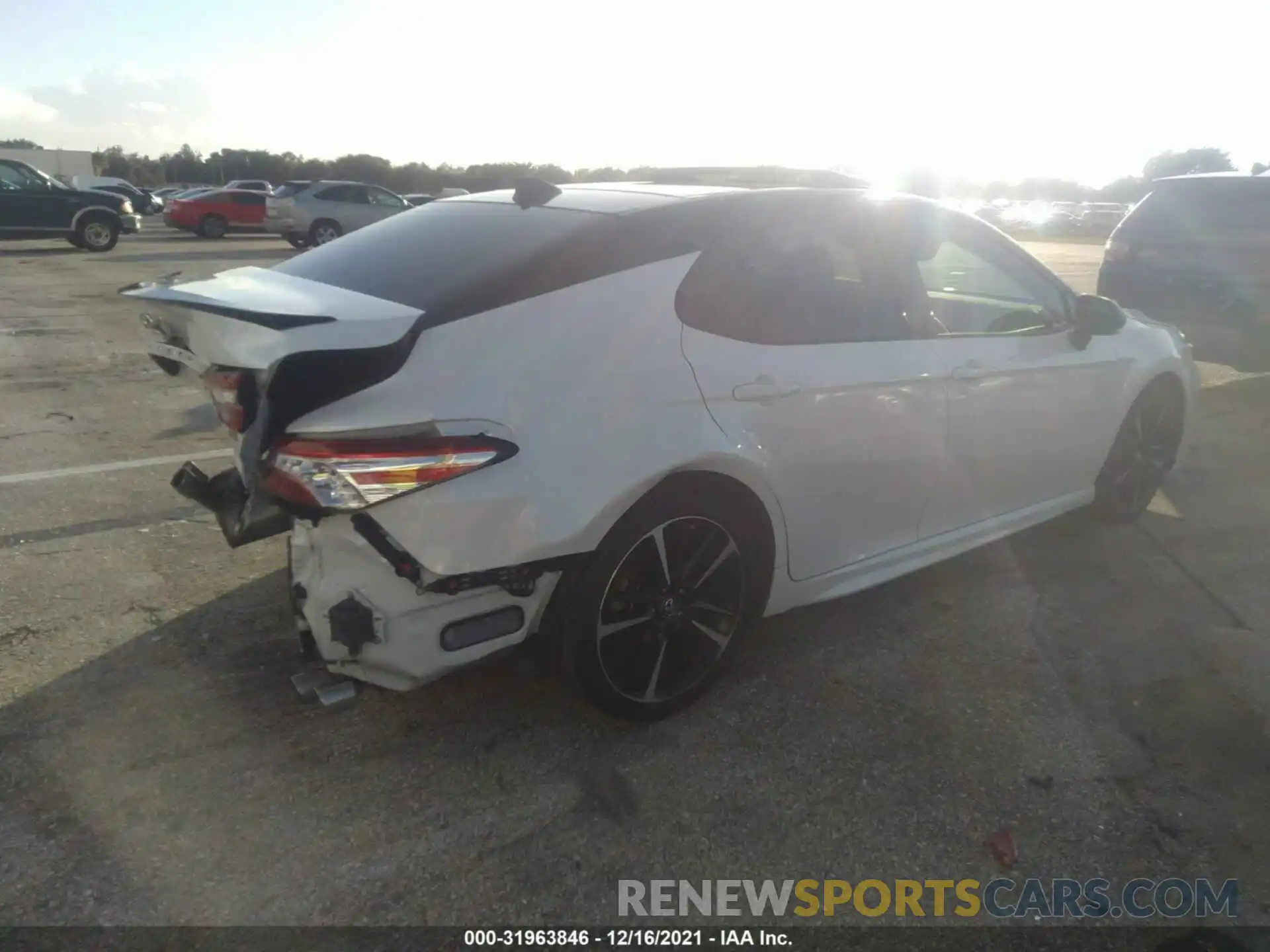 4 Photograph of a damaged car 4T1K61AK0LU312129 TOYOTA CAMRY 2020