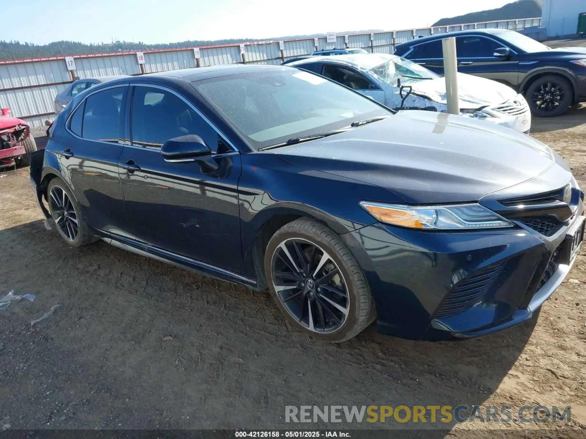 1 Photograph of a damaged car 4T1K61AK0LU320375 TOYOTA CAMRY 2020