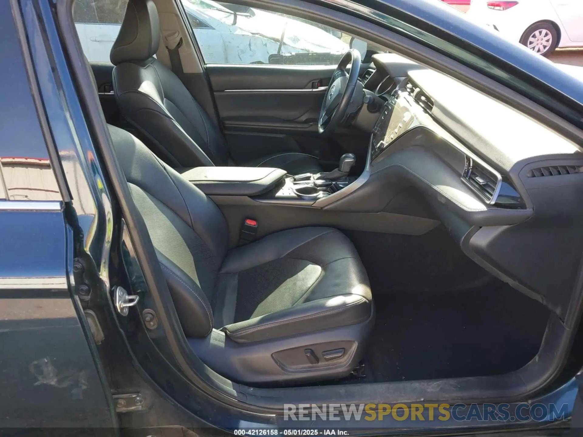 5 Photograph of a damaged car 4T1K61AK0LU320375 TOYOTA CAMRY 2020
