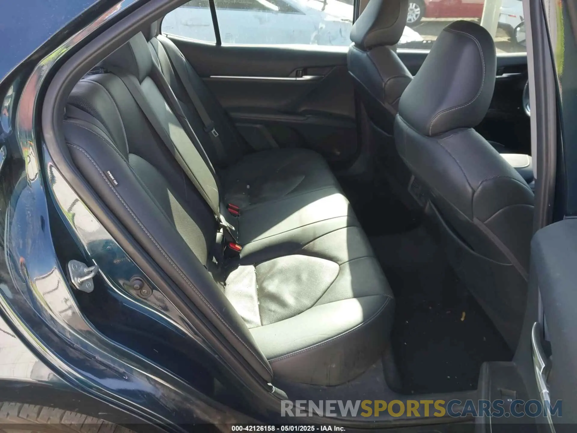 8 Photograph of a damaged car 4T1K61AK0LU320375 TOYOTA CAMRY 2020