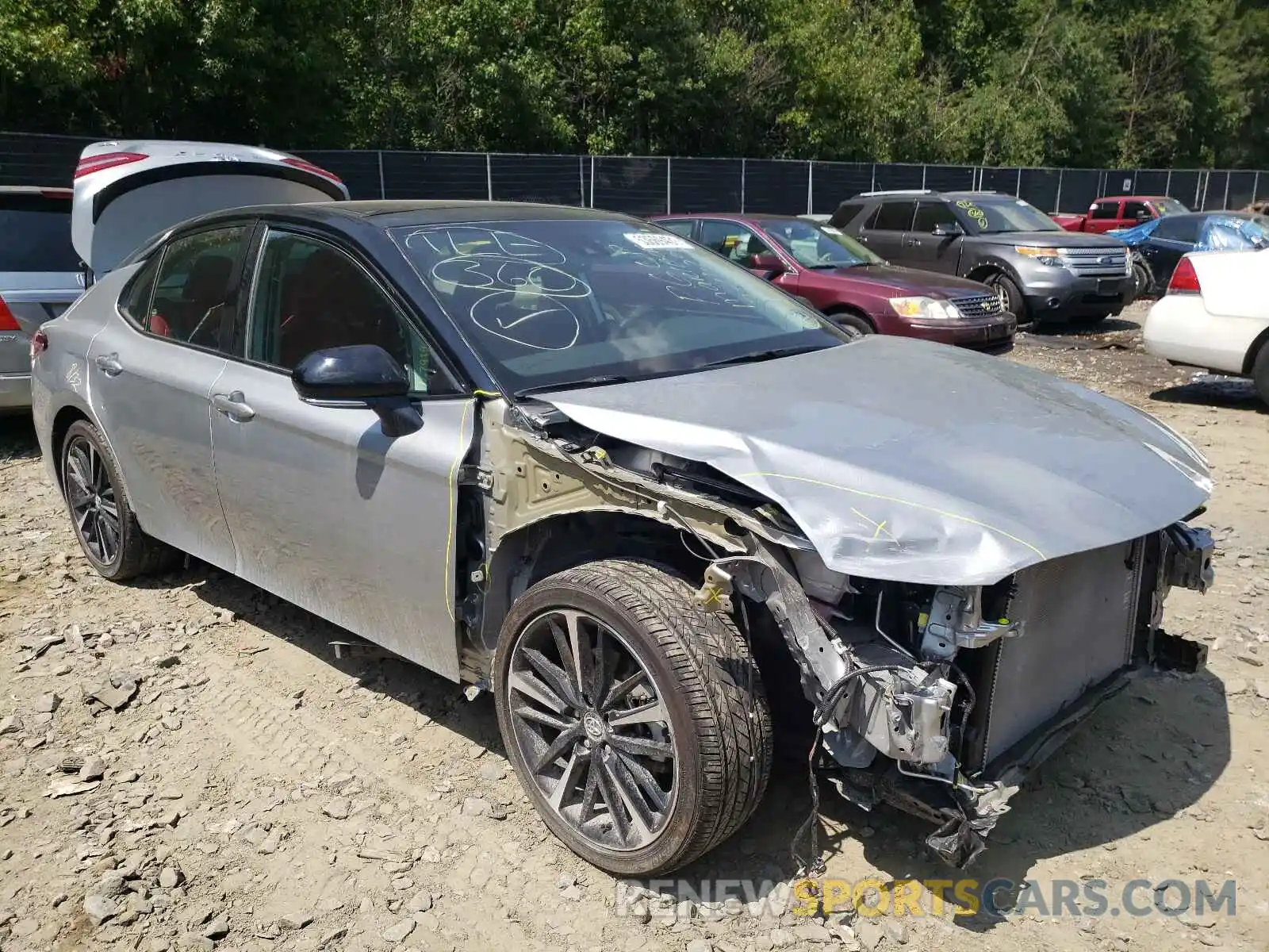 1 Photograph of a damaged car 4T1K61AK0LU325169 TOYOTA CAMRY 2020